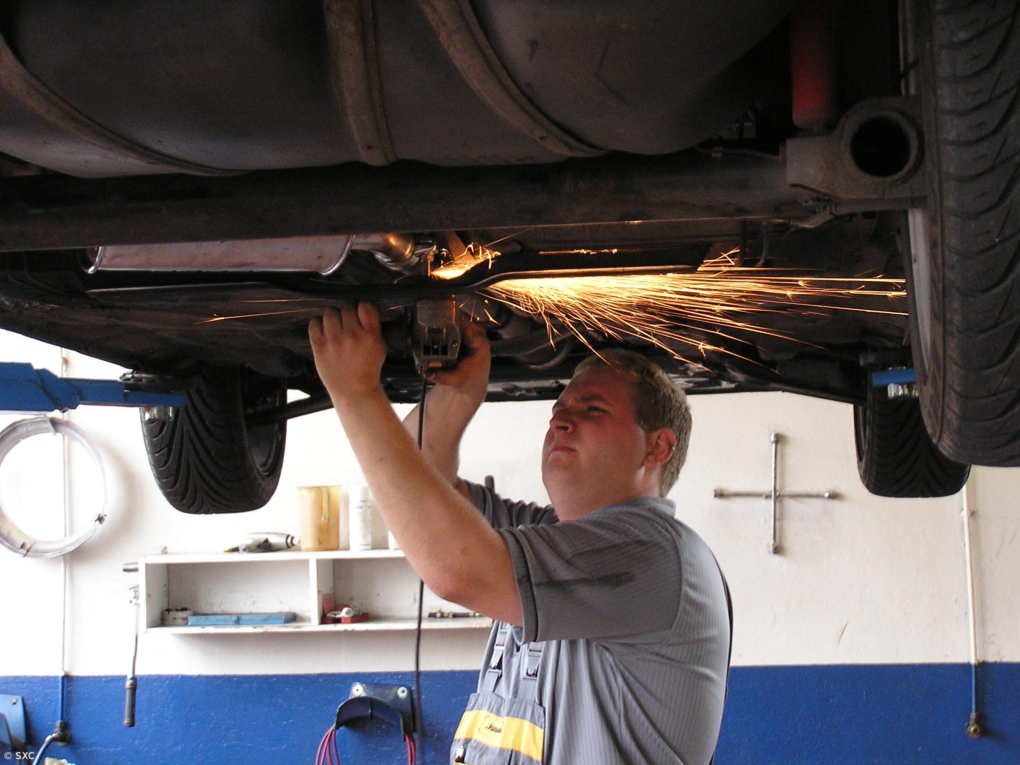 Oficinas lucram com crise na venda de carros novos – Imagem 1