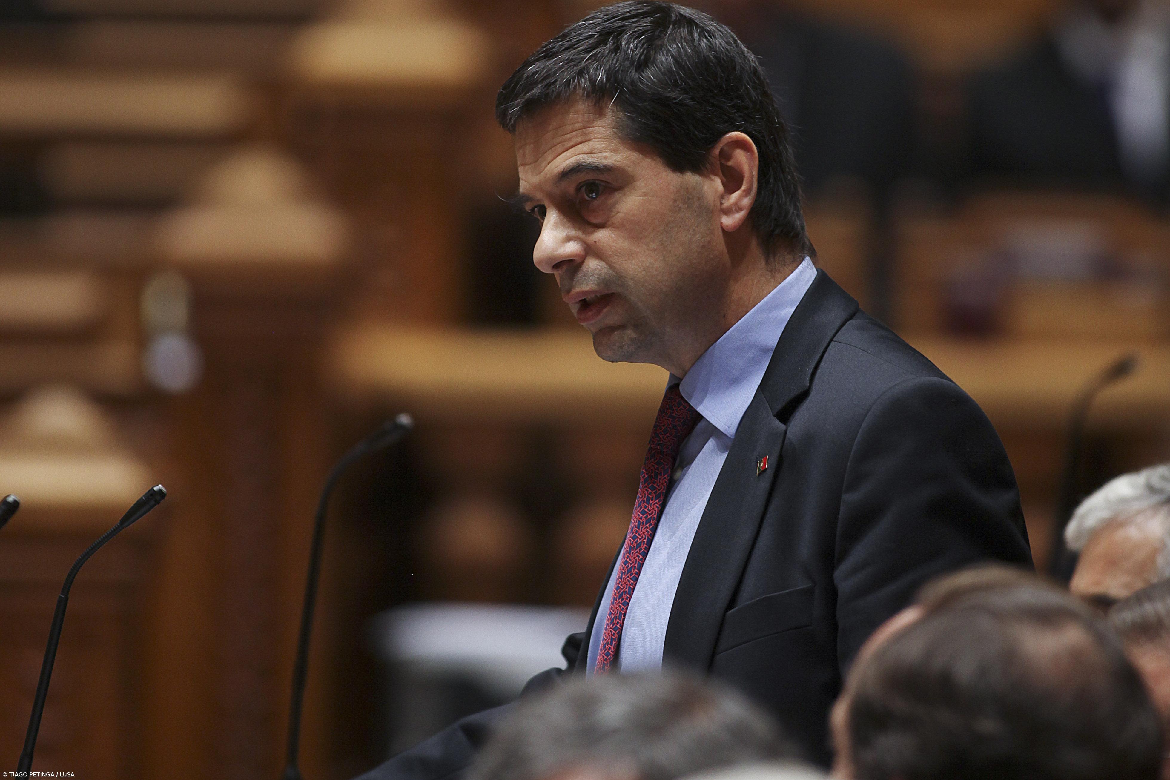 Vítor Gaspar diz-se alvo de linguagem insultuosa por aproximarem-no do salazarismo  – Imagem 1