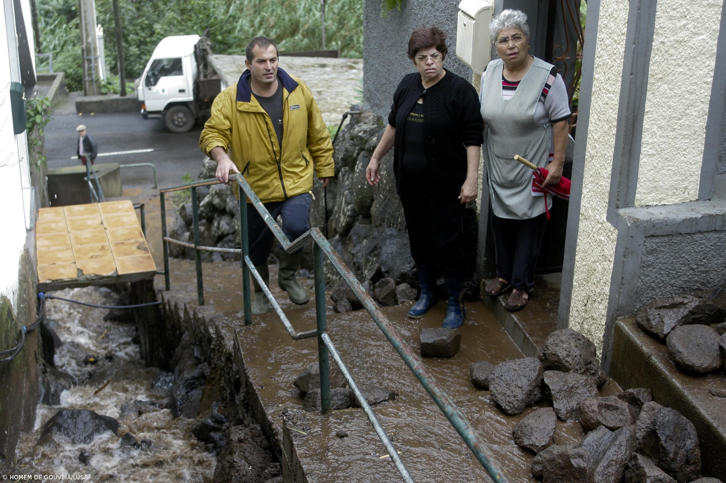 Mau tempo voltou a fazer estragos na costa norte da Madeira – Imagem 1