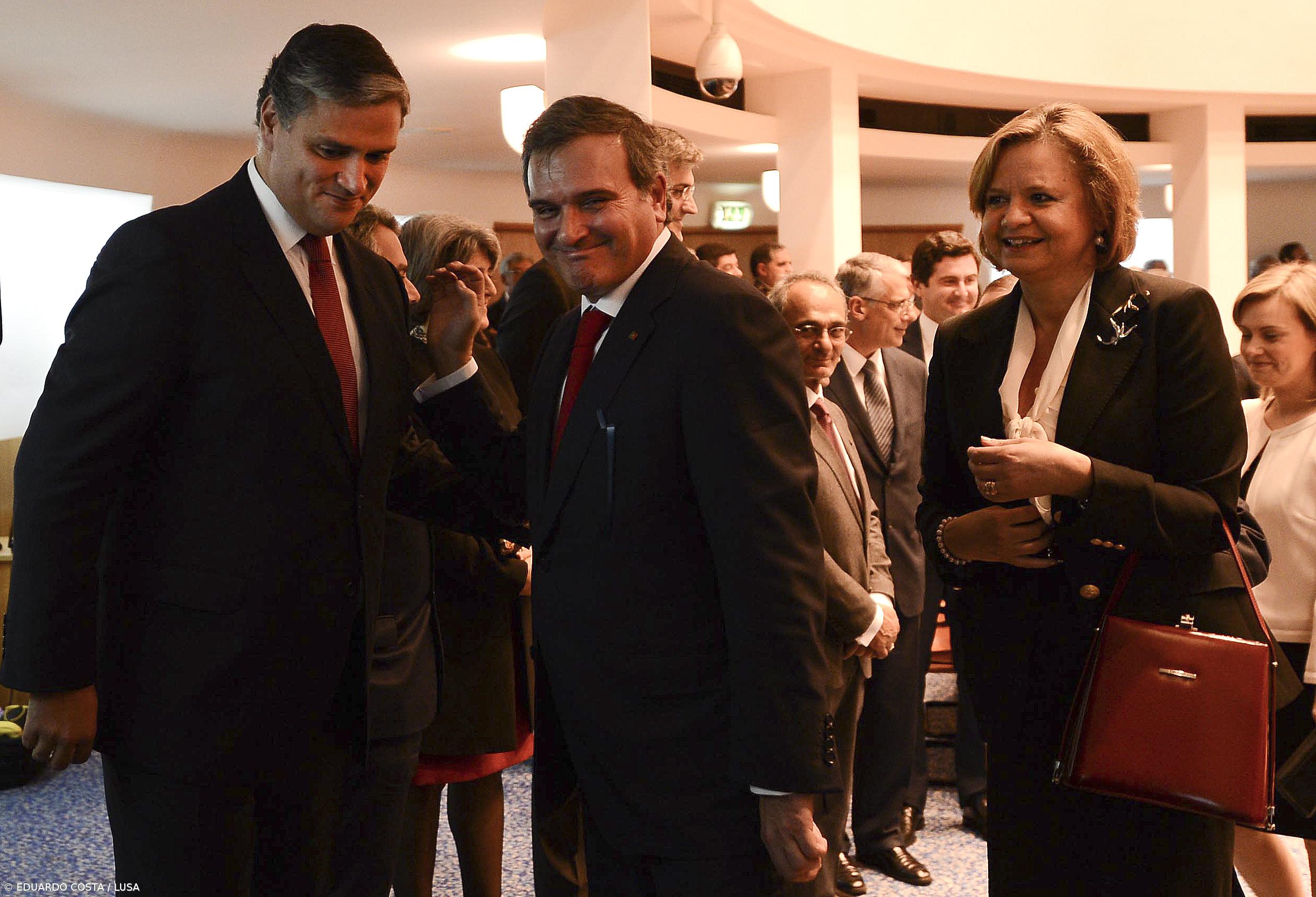 Miguel Relvas não se compromete com termos da revisão da Lei de Finanças Regionais  – Imagem 1