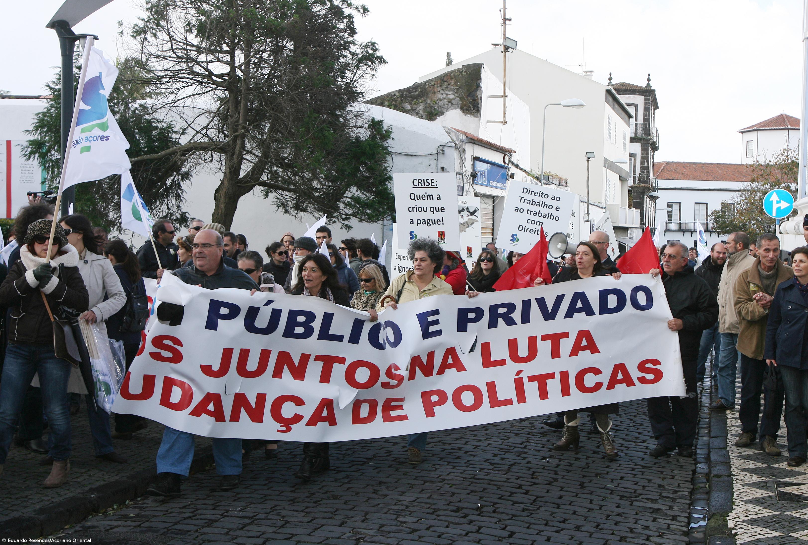 Cerca de 200 grevistas protestam nas Portas da Cidade – Imagem 1