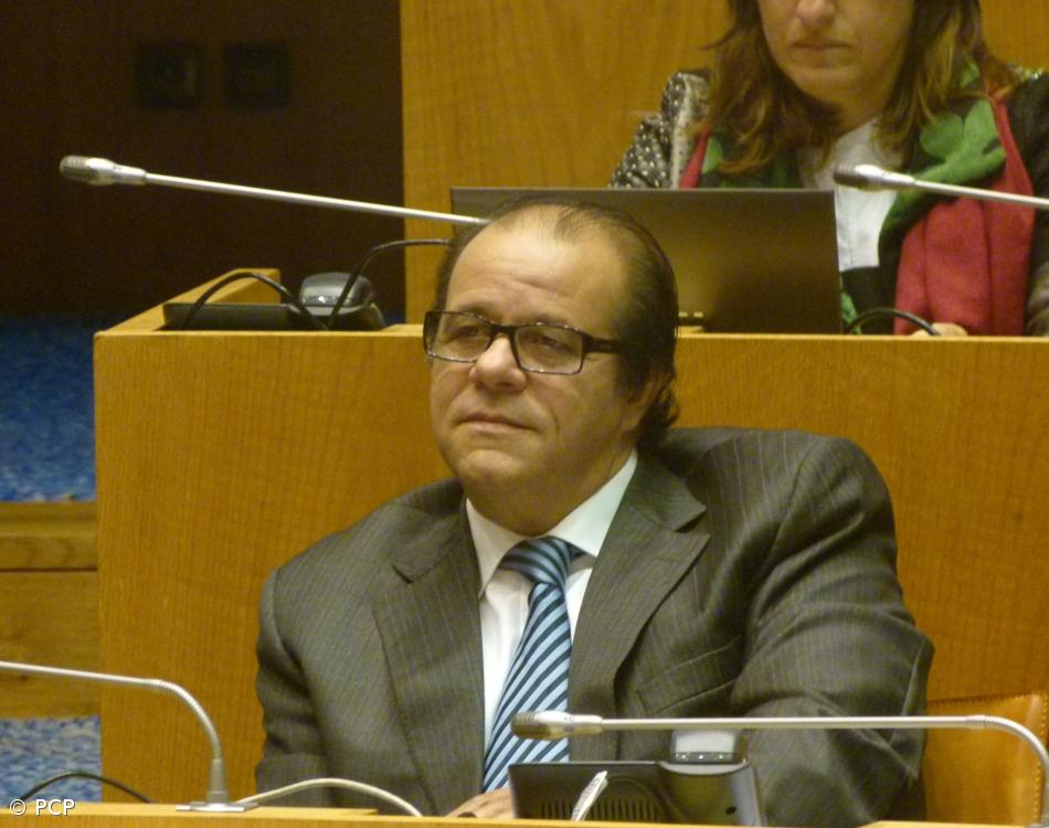 Parlamento açoriano chumba proposta do PCP para reposição dos subsídios de férias e de Natal – Imagem 1