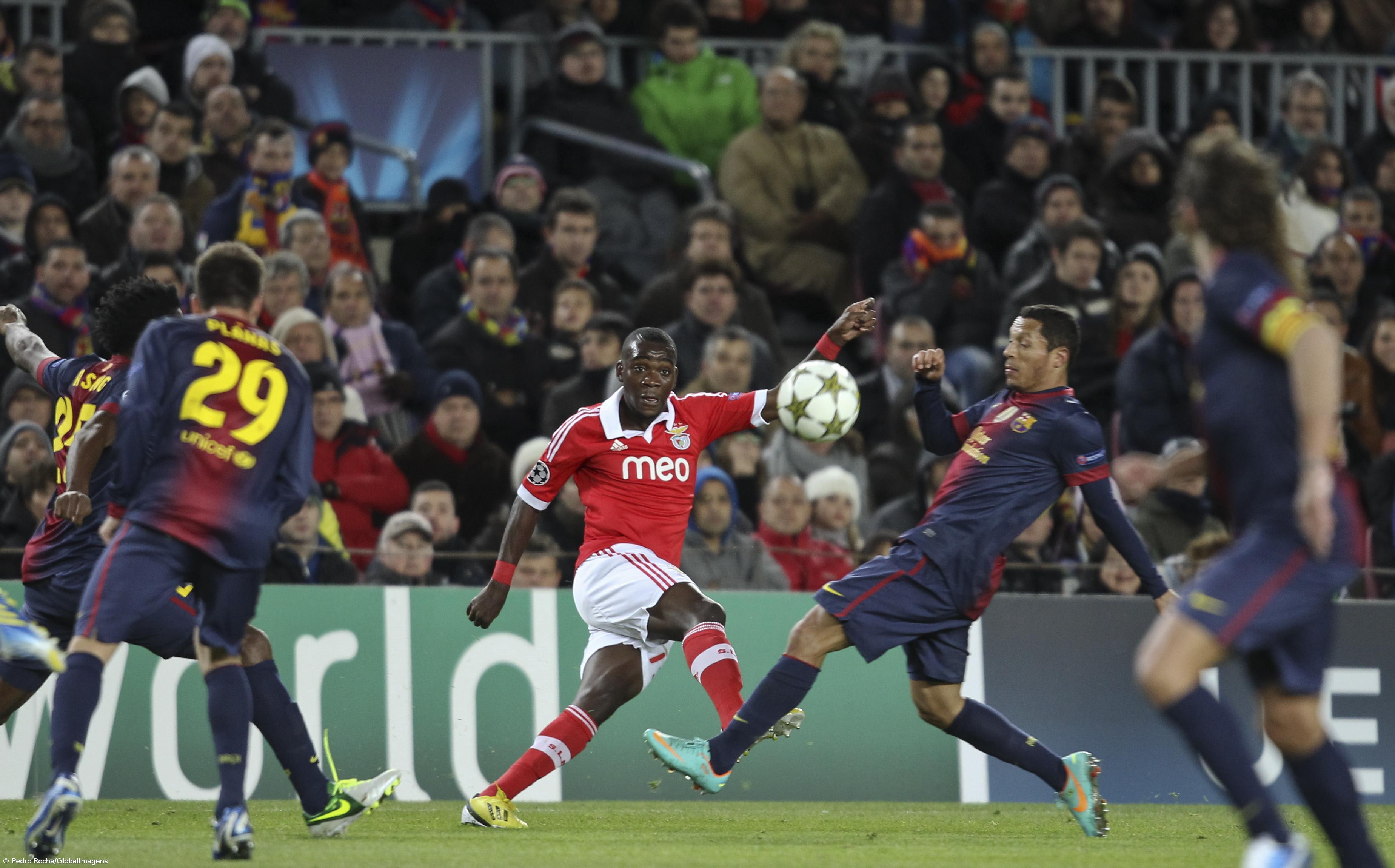 Benfica empata em Barcelona, mas é relegado para a Liga Europa – Imagem 1