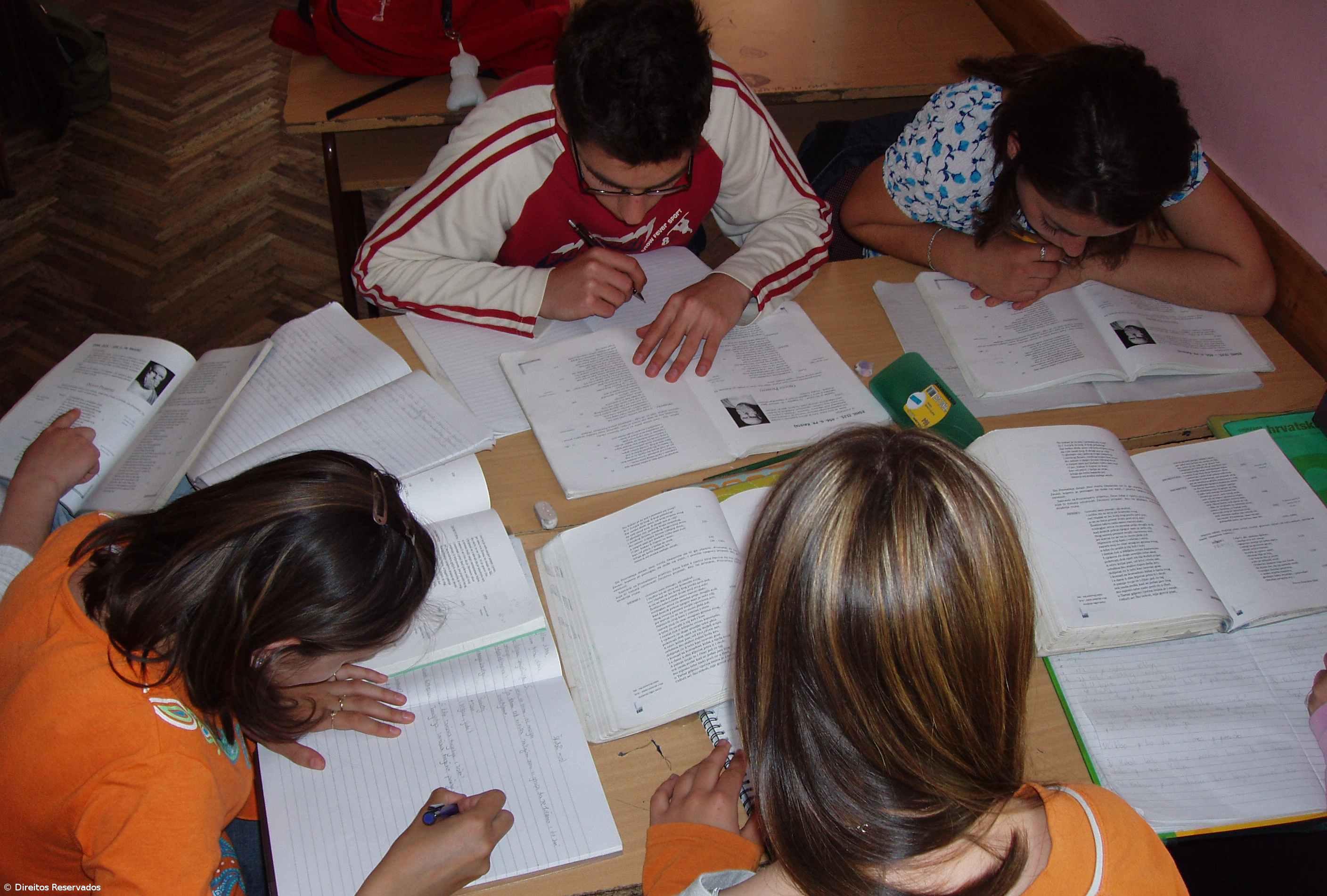 Editores acusam Ministério da Educação de falhar nos manuais escolares gratuitos – Imagem 1