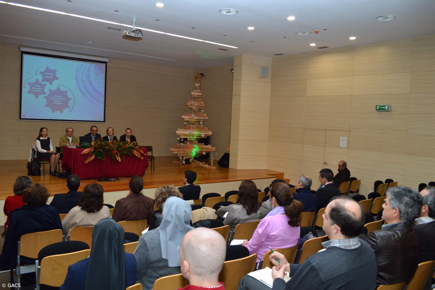 Mais autonomia para as escolas e menos "carga burocrática" para docentes – Imagem 1