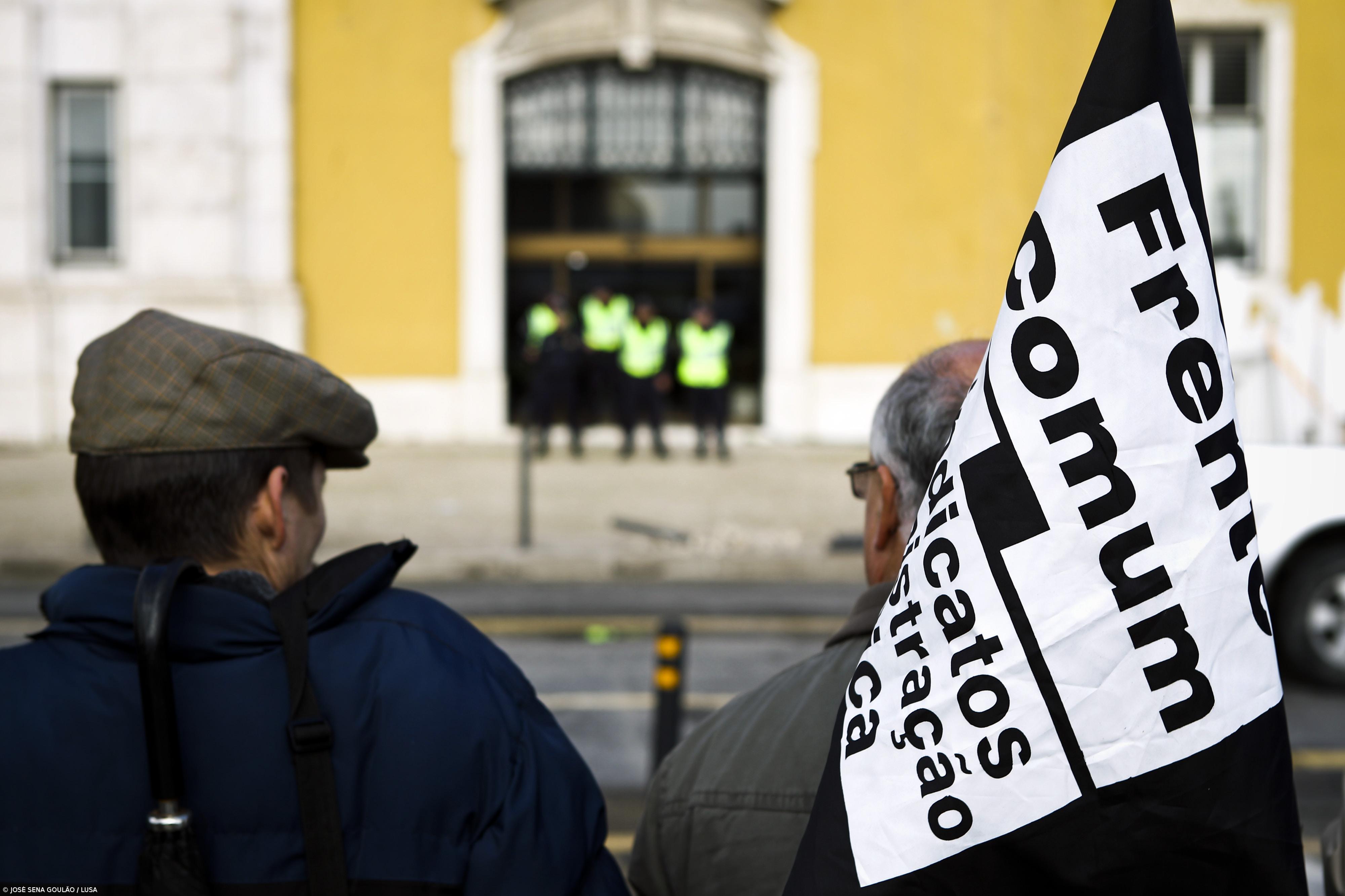  Governo tem dinheiro para responder às reivindicações dos trabalhadores – Imagem 1
