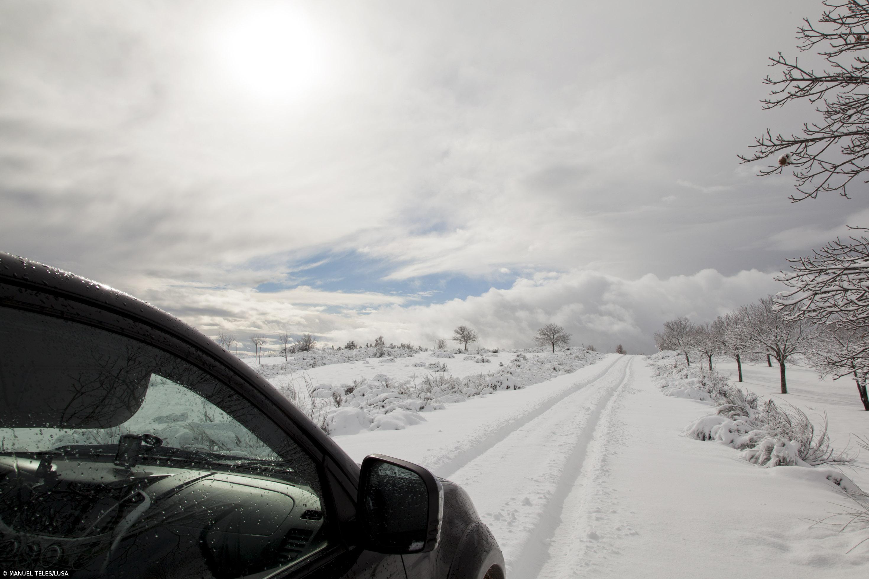 Neve dá um dia extra de "férias" aos alunos de Vieira do Minho – Imagem 1