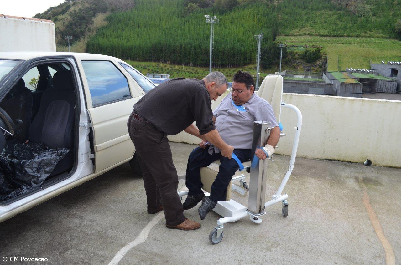 Inventor da Povoação cria cadeira para cuidados paliativos – Imagem 1