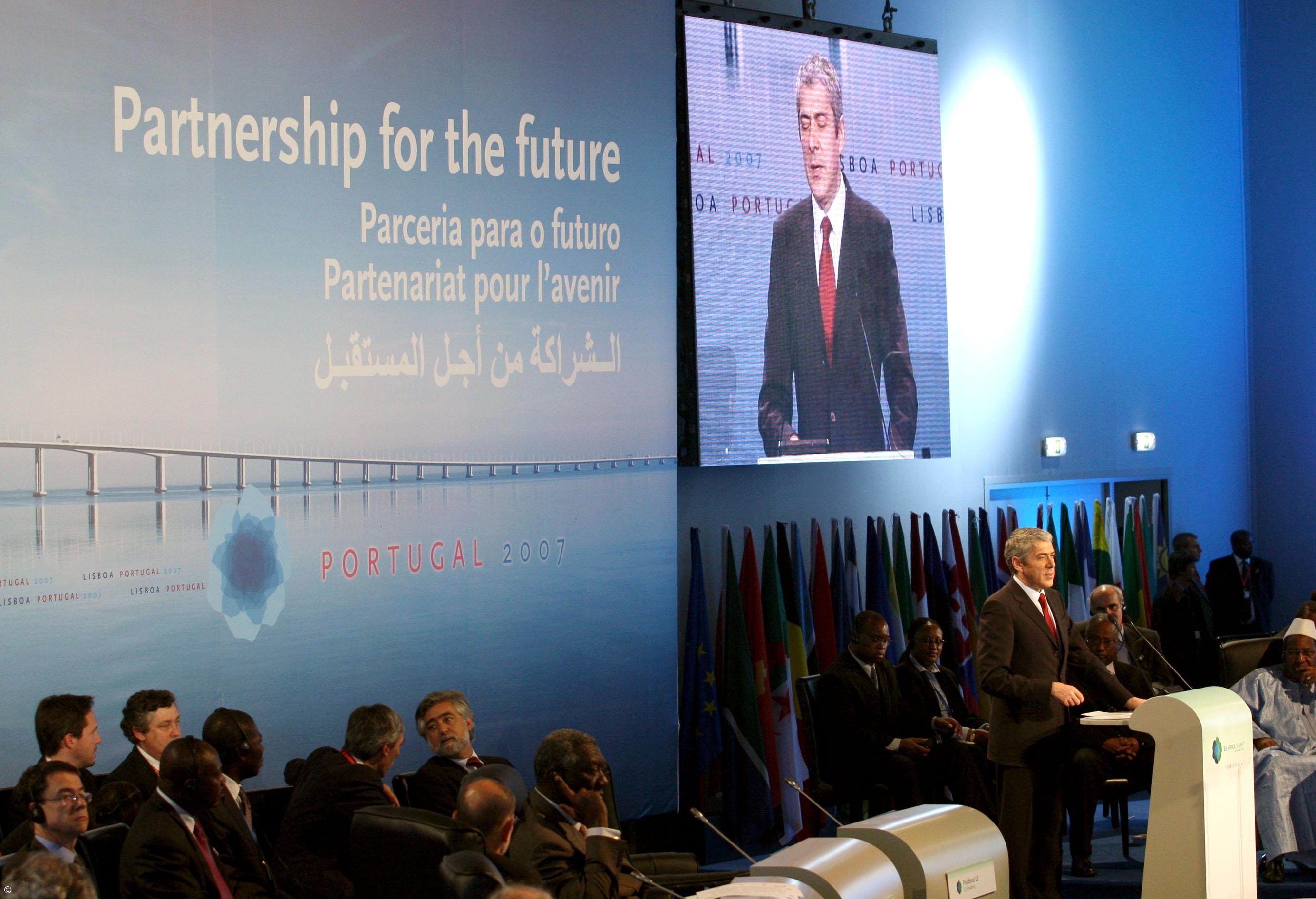 Próxima Cimeira Europa/África em 2010 pode ser na Líbia – Imagem 1