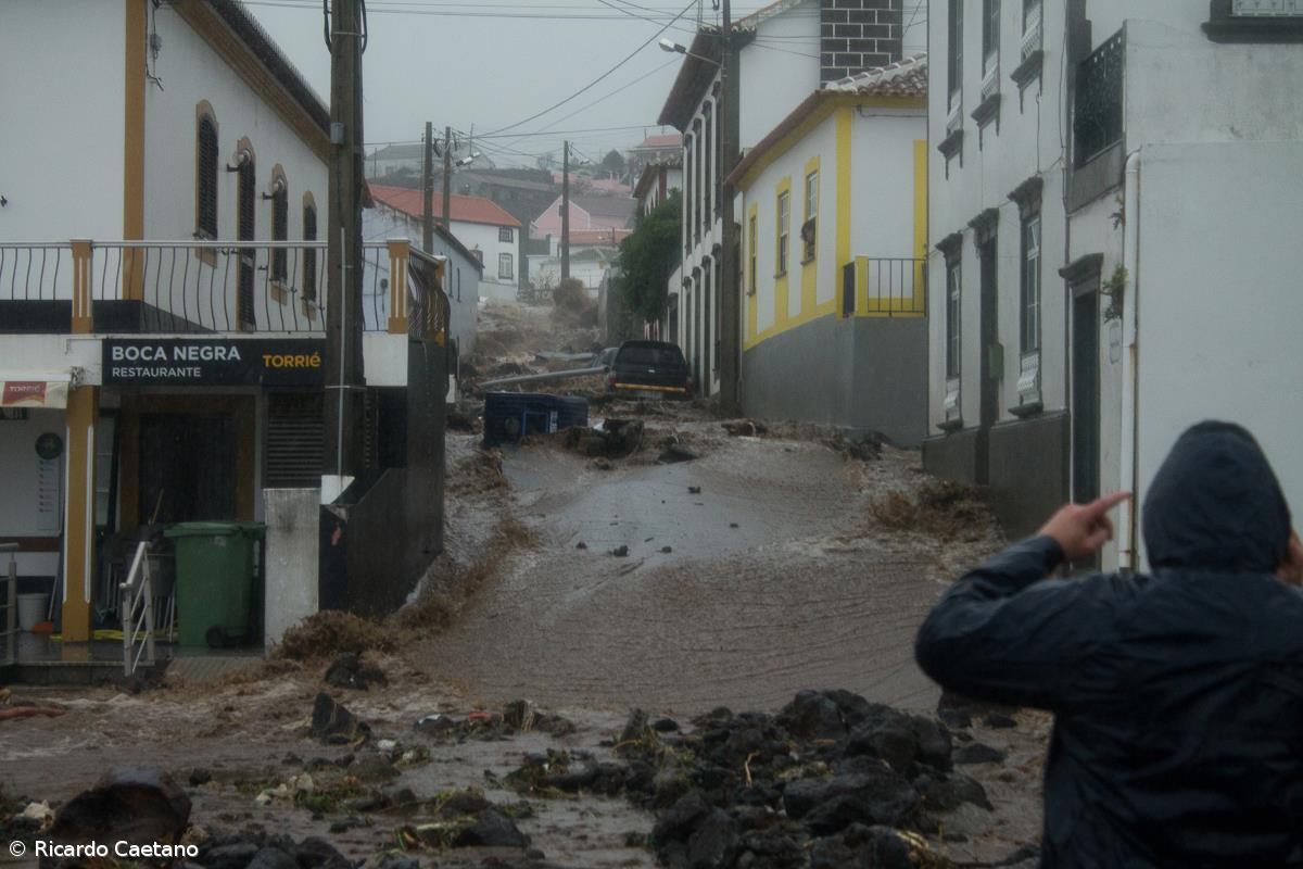 Estragos em Porto Judeu após o temporal (vídeo) – Imagem 1