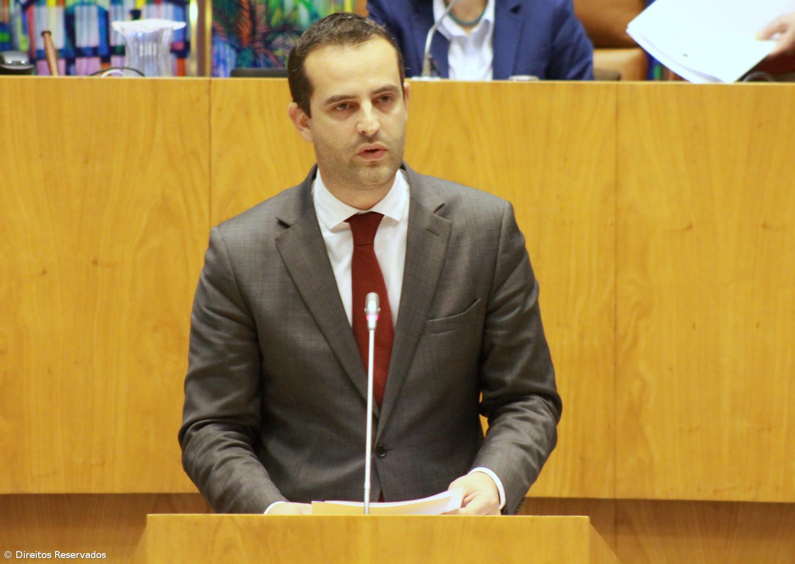 PS/Açores diz que Governo de Passos é campeão da desresponsabilização  – Imagem 1