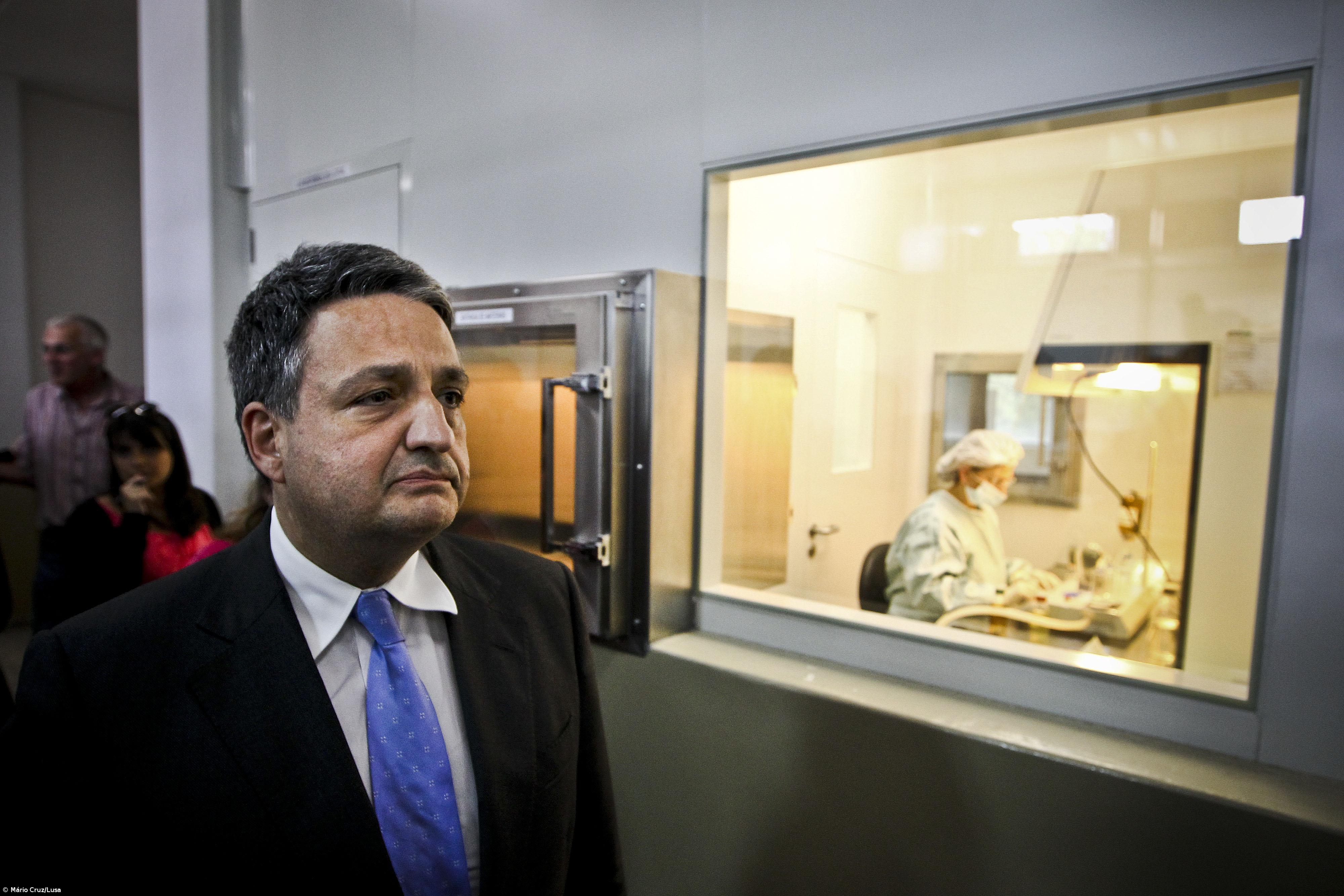 Ministro da Saúde diz que há mais pessoas em tratamento hospitalar com Sida – Imagem 1