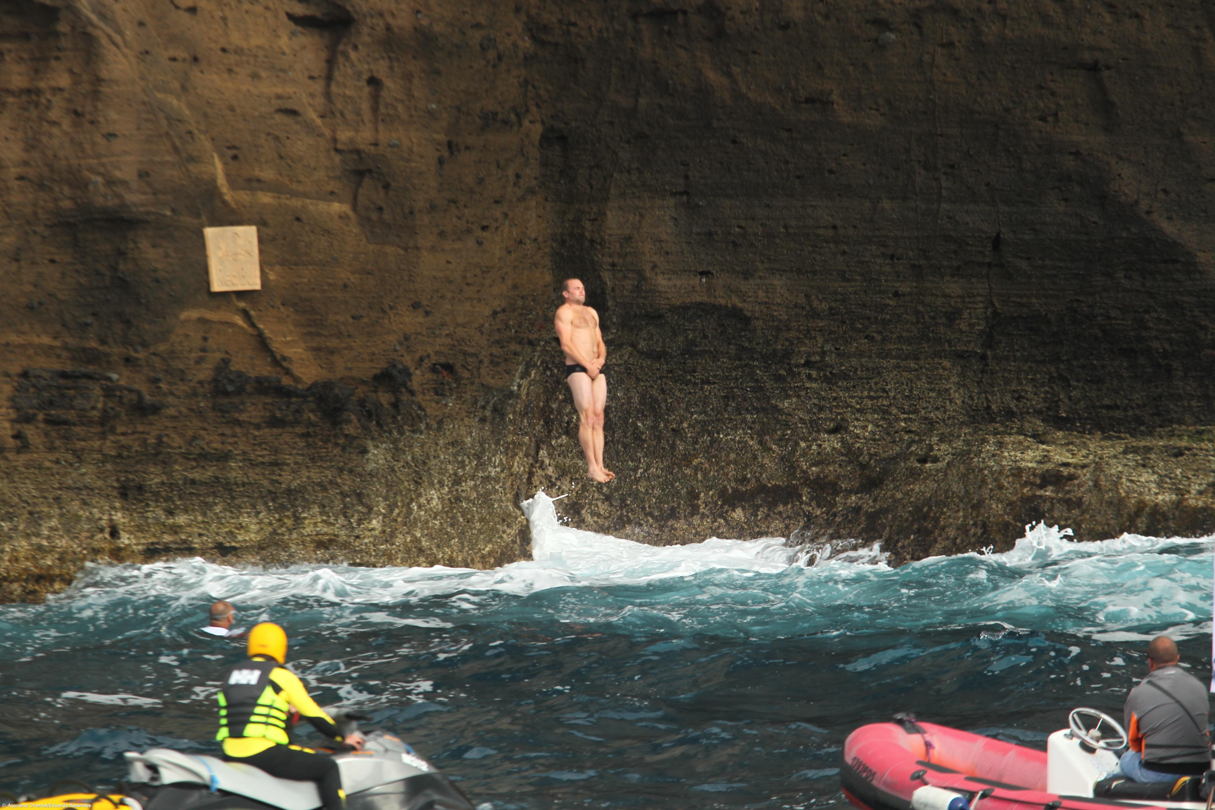 Gary Hunt à frente no final da primeira ronda de saltos – Imagem 1
