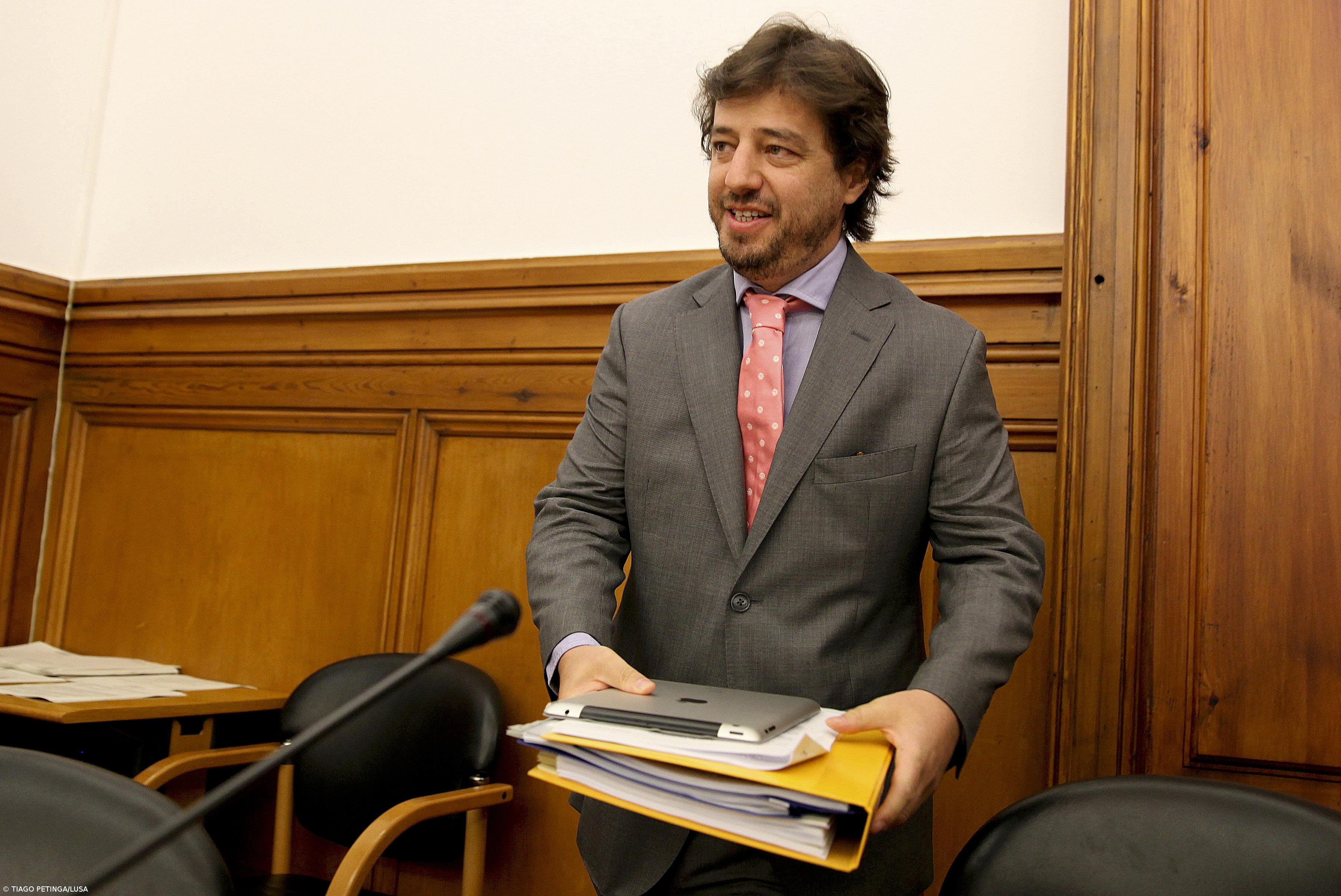 Ministro Poiares Maduro explica no Parlamento futuro da RTP – Imagem 1