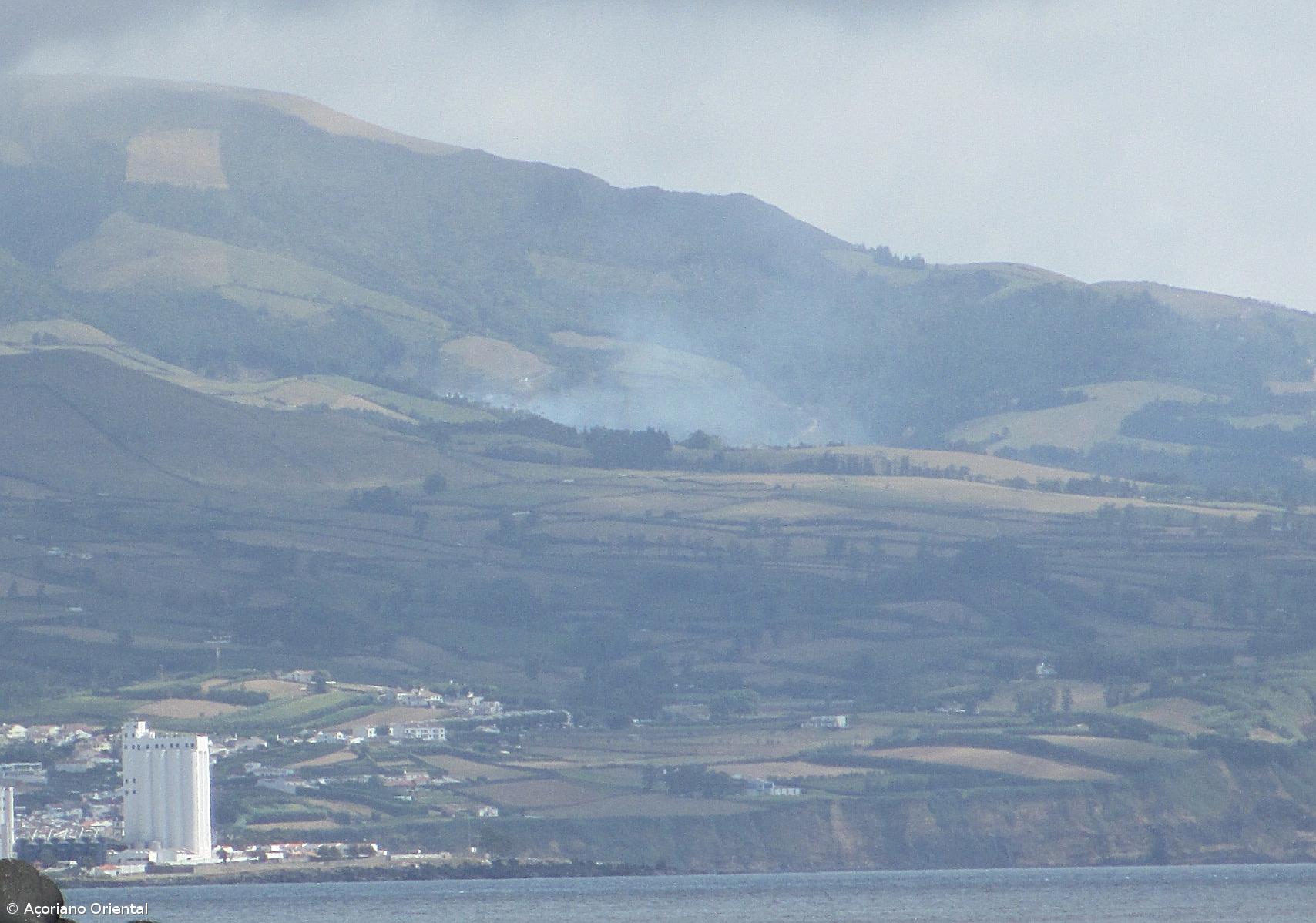 Homem morreu carbonizado numa queimada em Água de Pau – Imagem 1