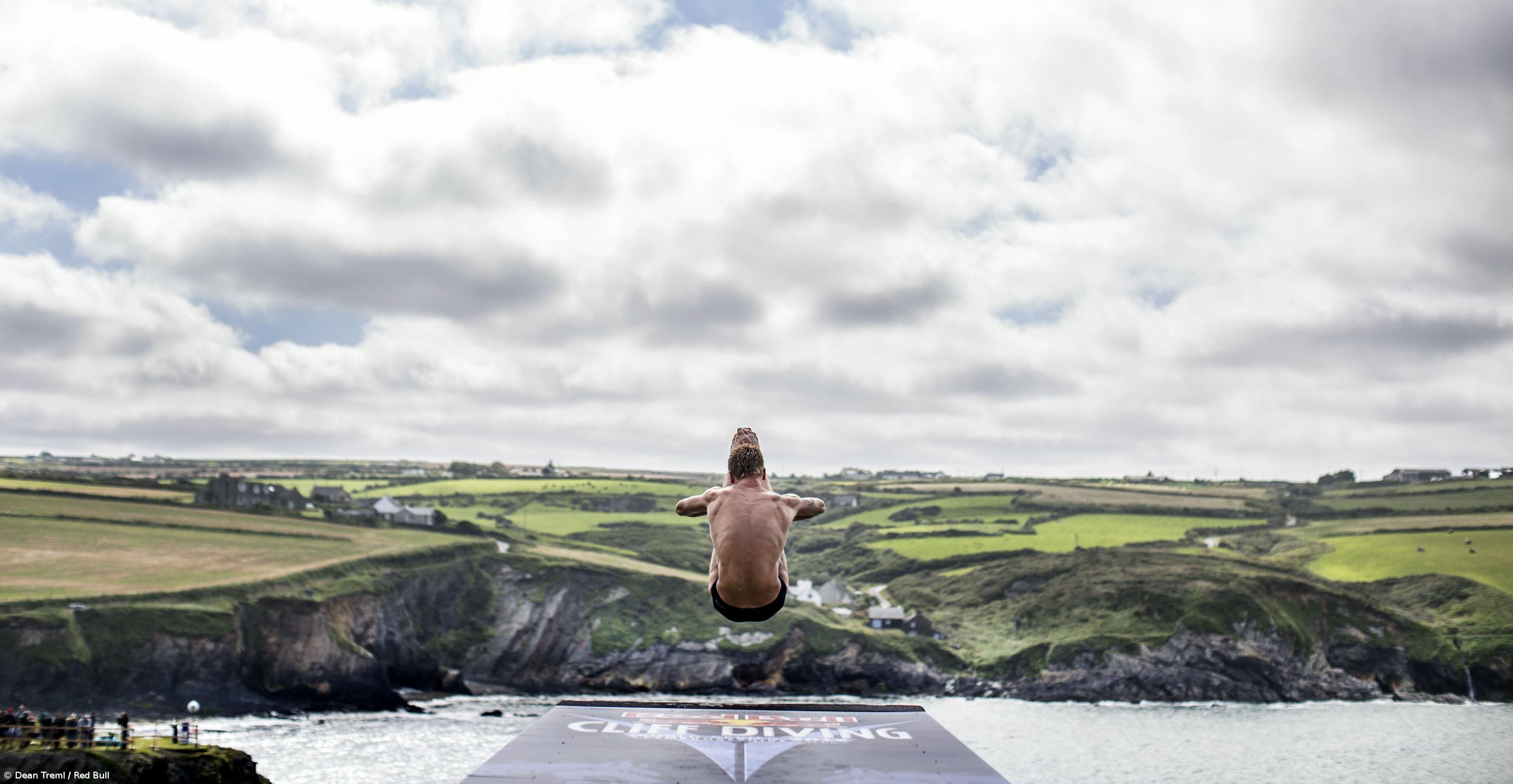 Red Bull Cliff Diving regressa à Lagoa Azul de Gales – Imagem 1