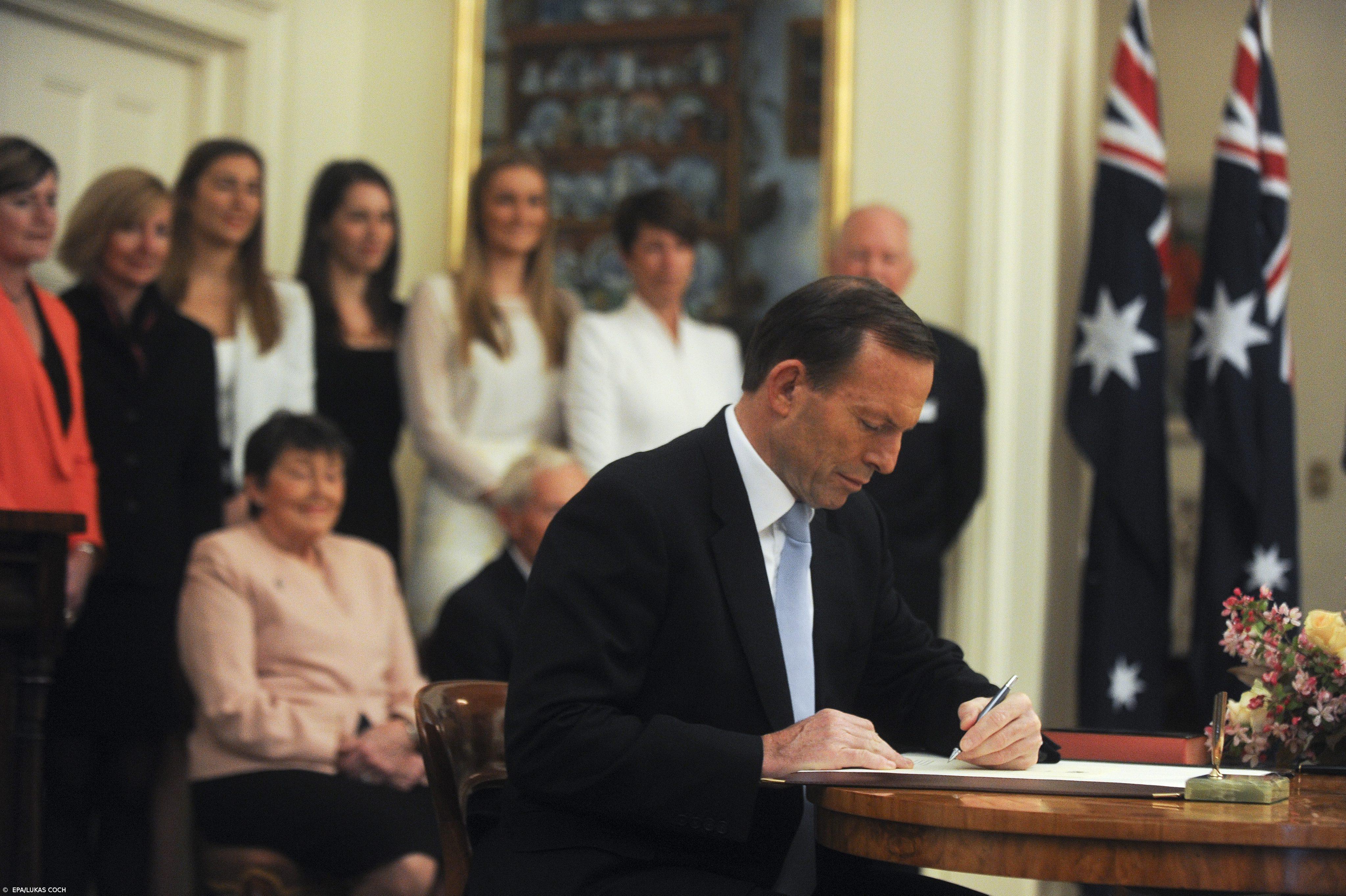 Tony Abbott tomou posse como novo PM australiano – Imagem 1