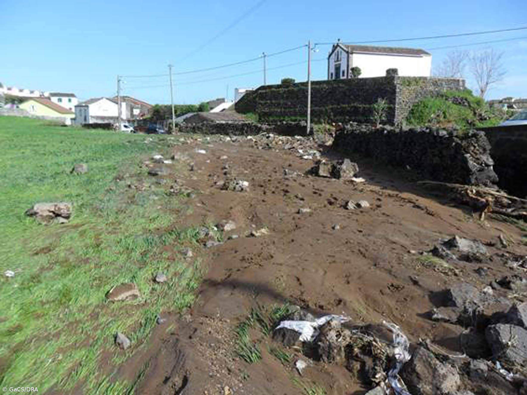 Direção do Ambiente constrói bacia de retenção na Ribeira Seca	   – Imagem 1
