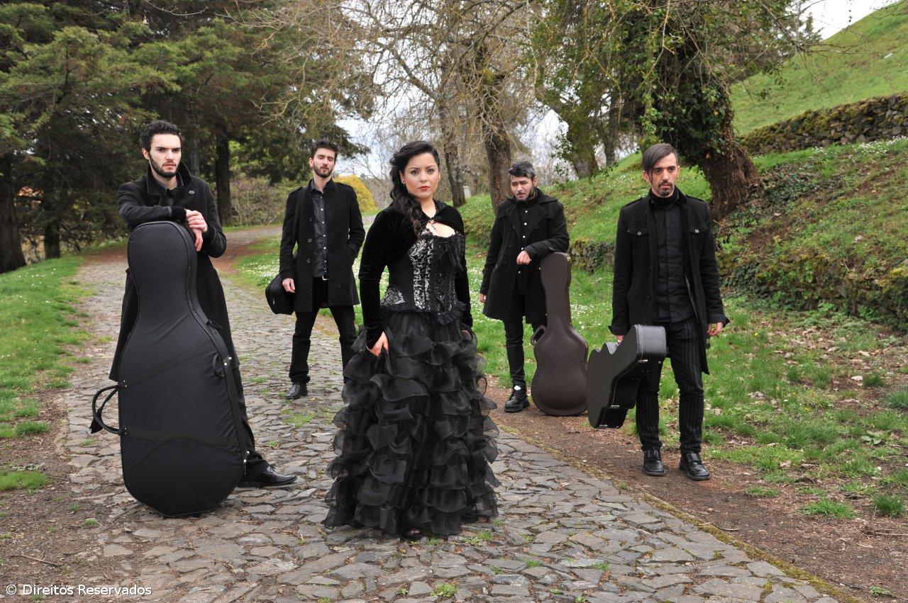 Grupo com vocalista açoriana visita São Miguel	   – Imagem 1