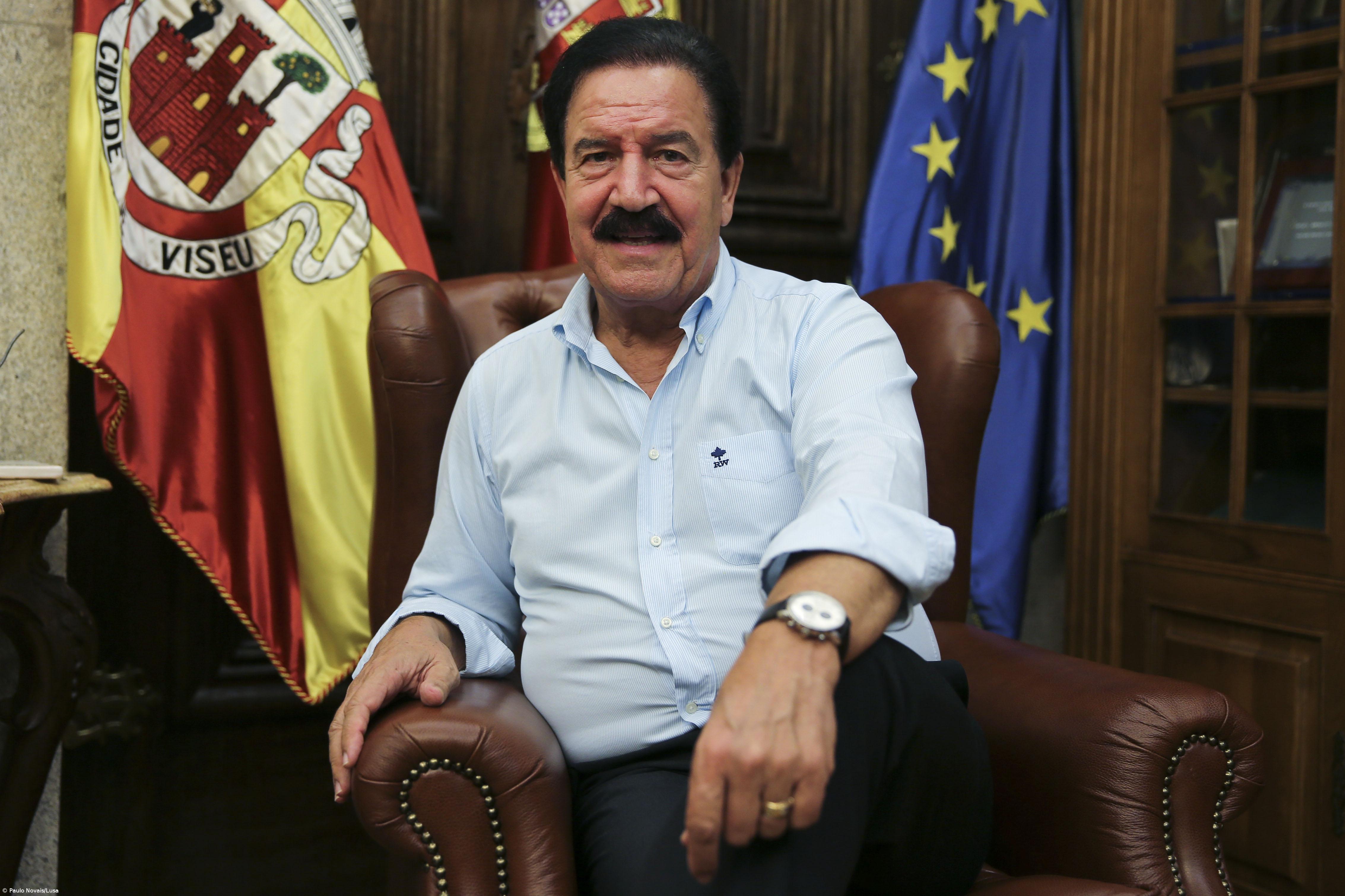 Portugal deve pôr contas em dia rapidamente, defende líder da ANMP  – Imagem 1