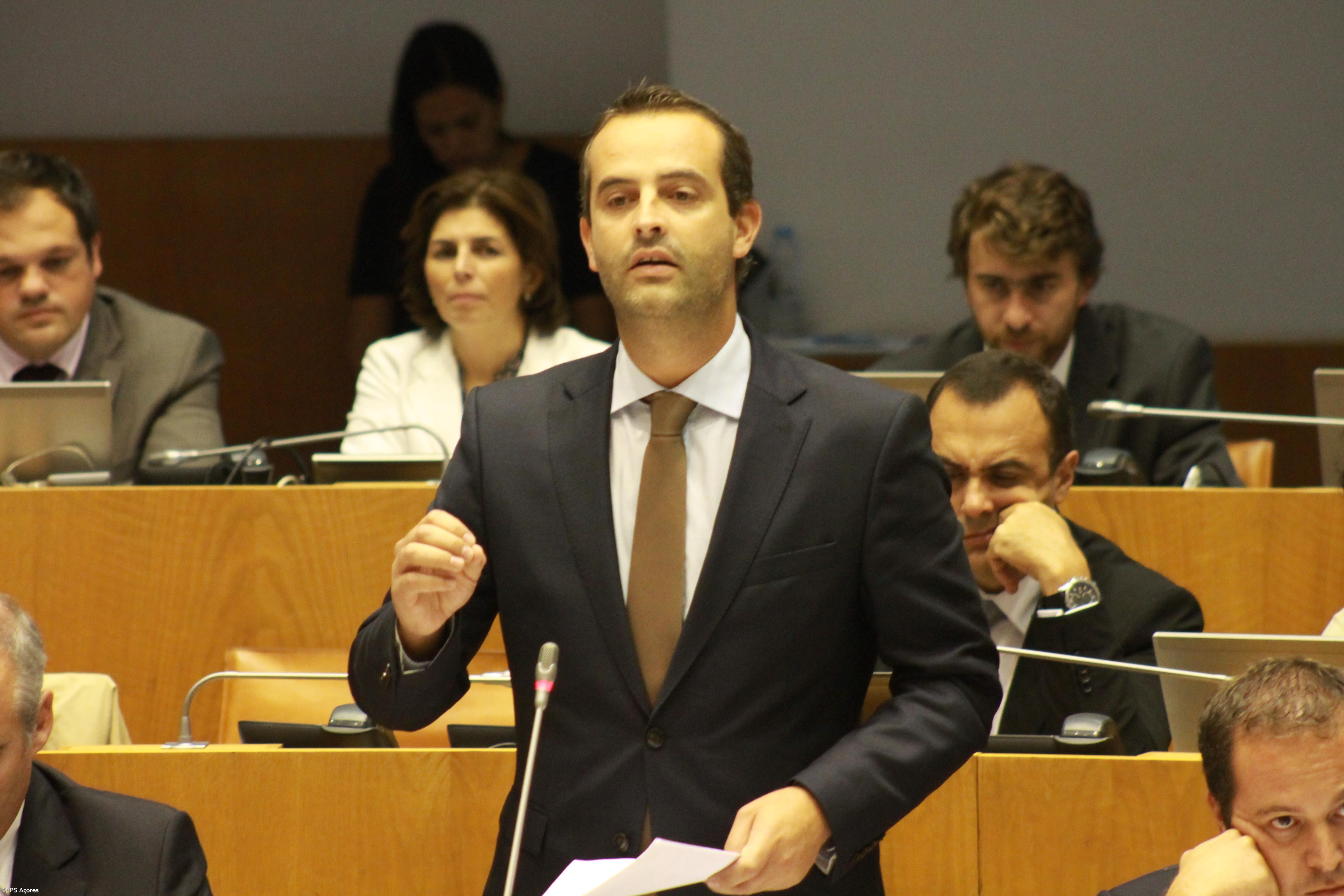 Novo presidente da Portos dos Açores quer acabar com senhas de presença – Imagem 1