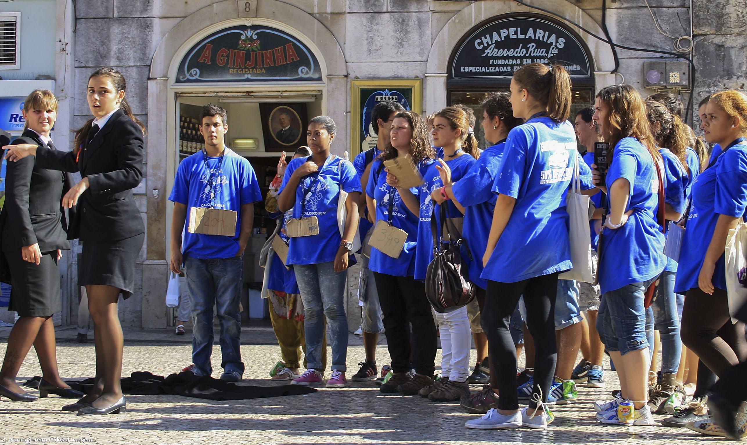 Investigadores aconselham Governo a fazer relatório anual sobre praxes – Imagem 1