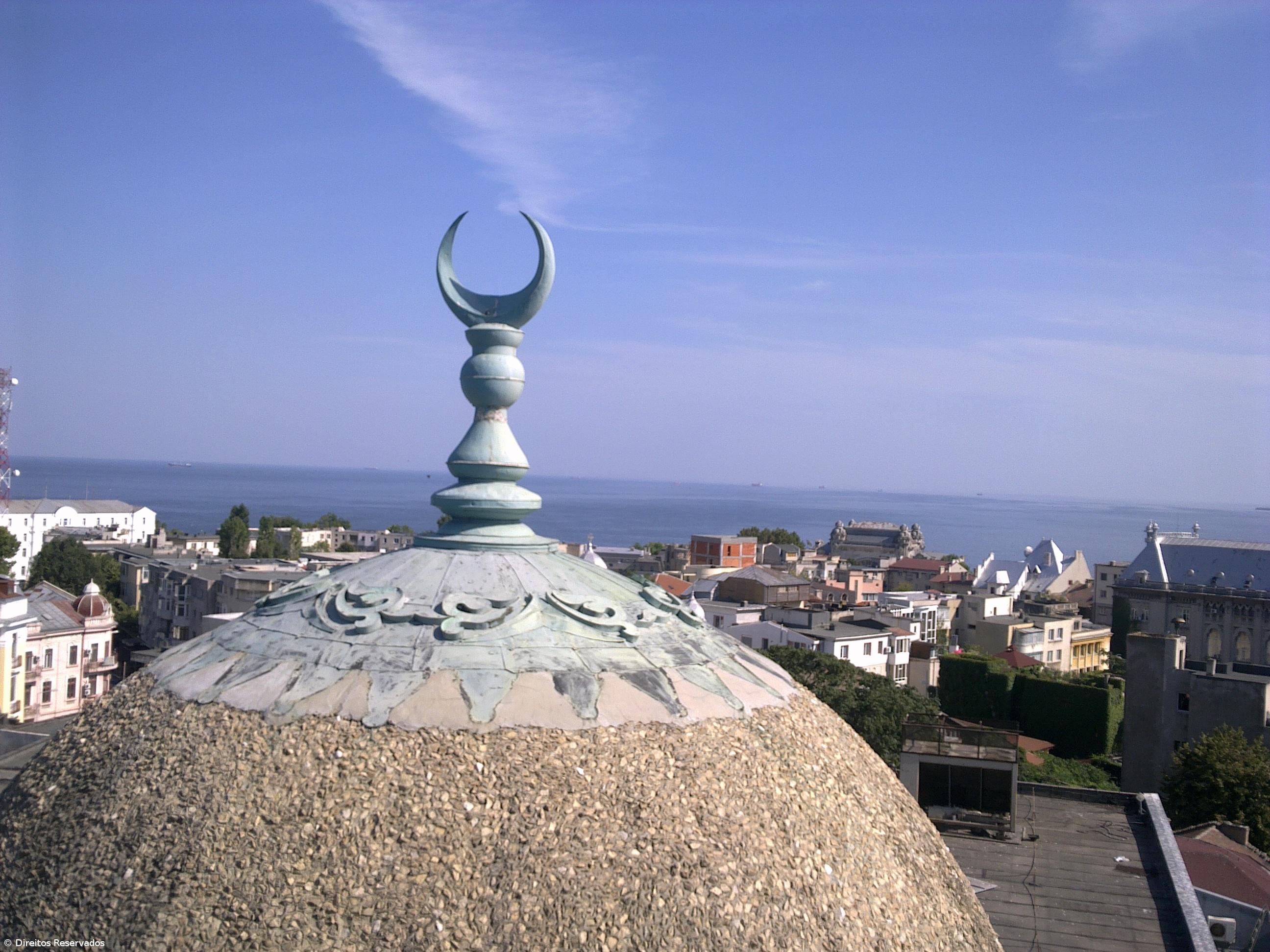 Mais de 20 mil fiéis muçulmanos em quarentena após encontro religioso – Imagem 1