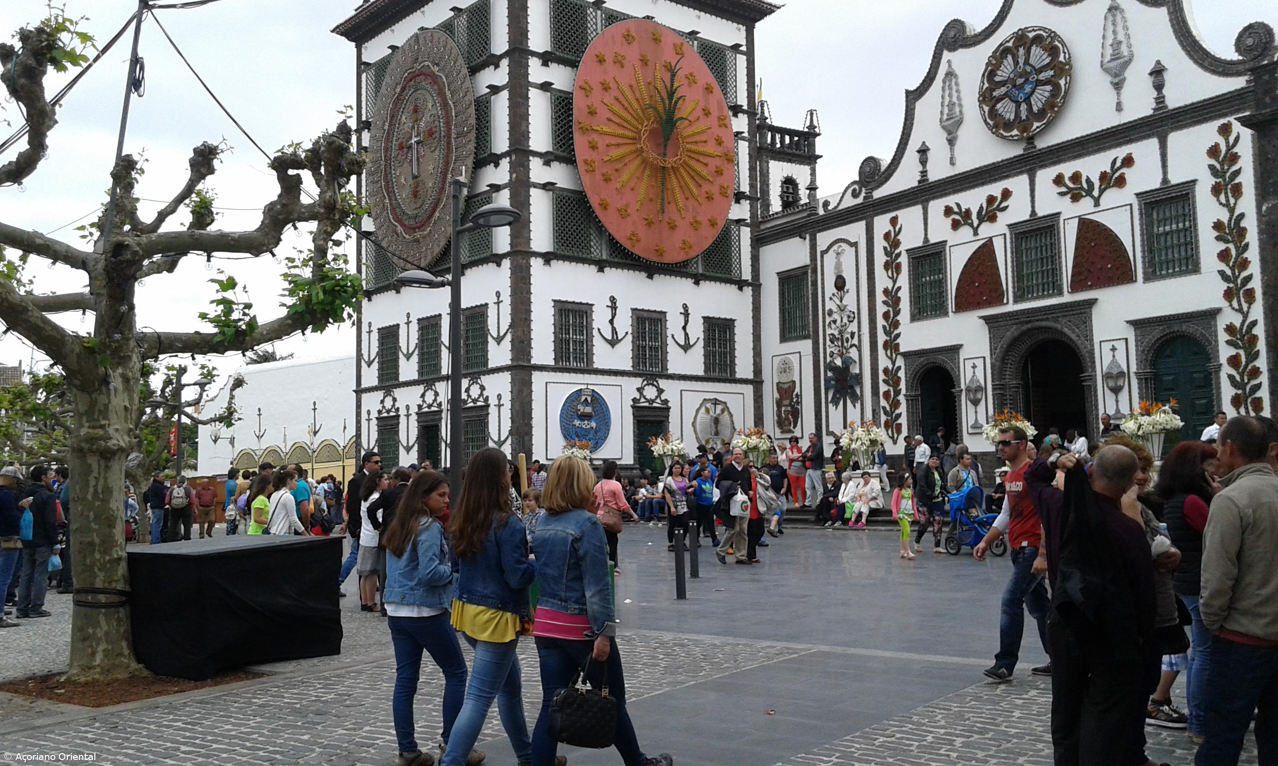 Fiéis do Santo Cristo dos Milagres aprovam "novo" recinto das festas – Imagem 1
