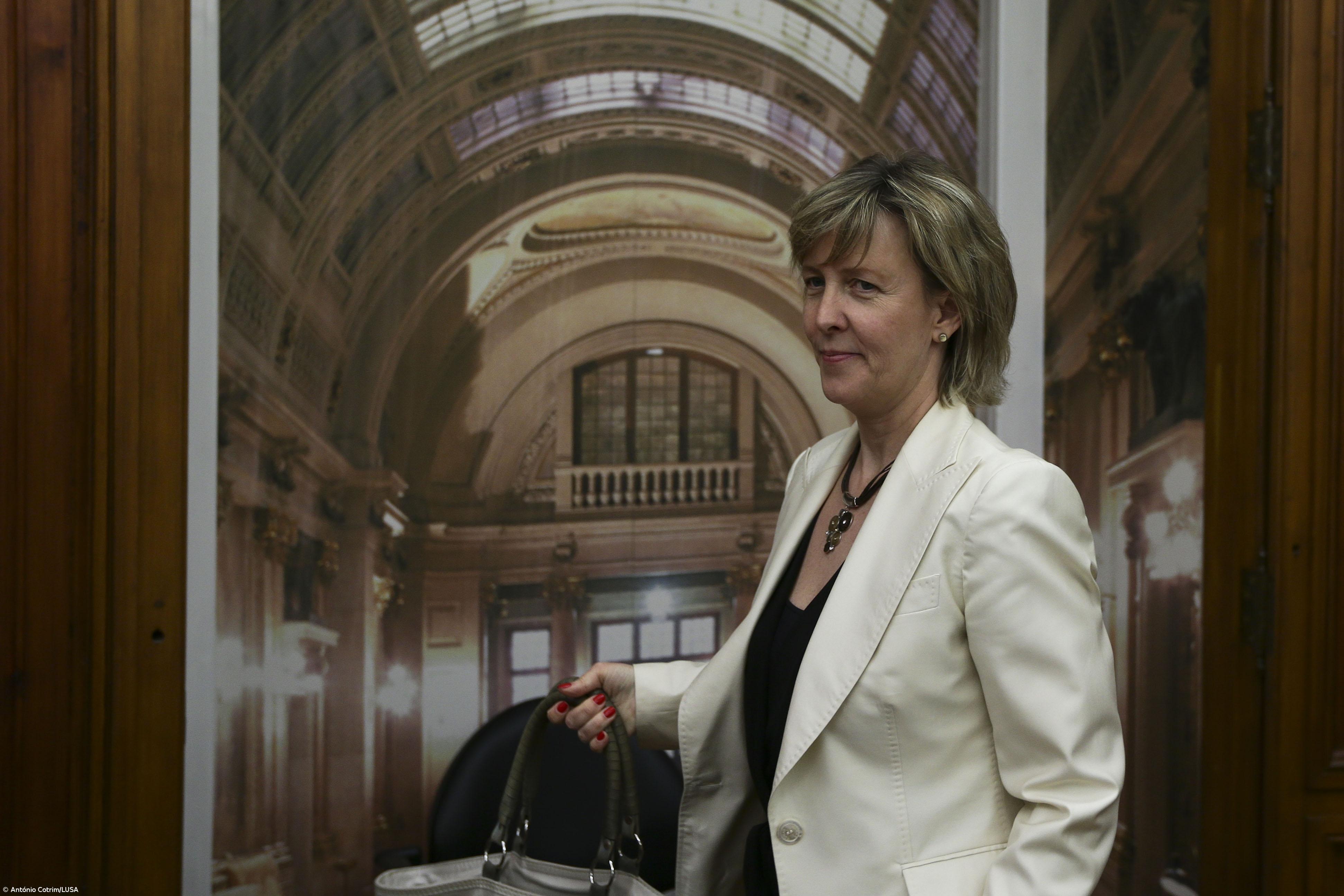 Ministra das Finanças é ouvida hoje no Parlamento com reembolso ao FMI em cima da mesa – Imagem 1