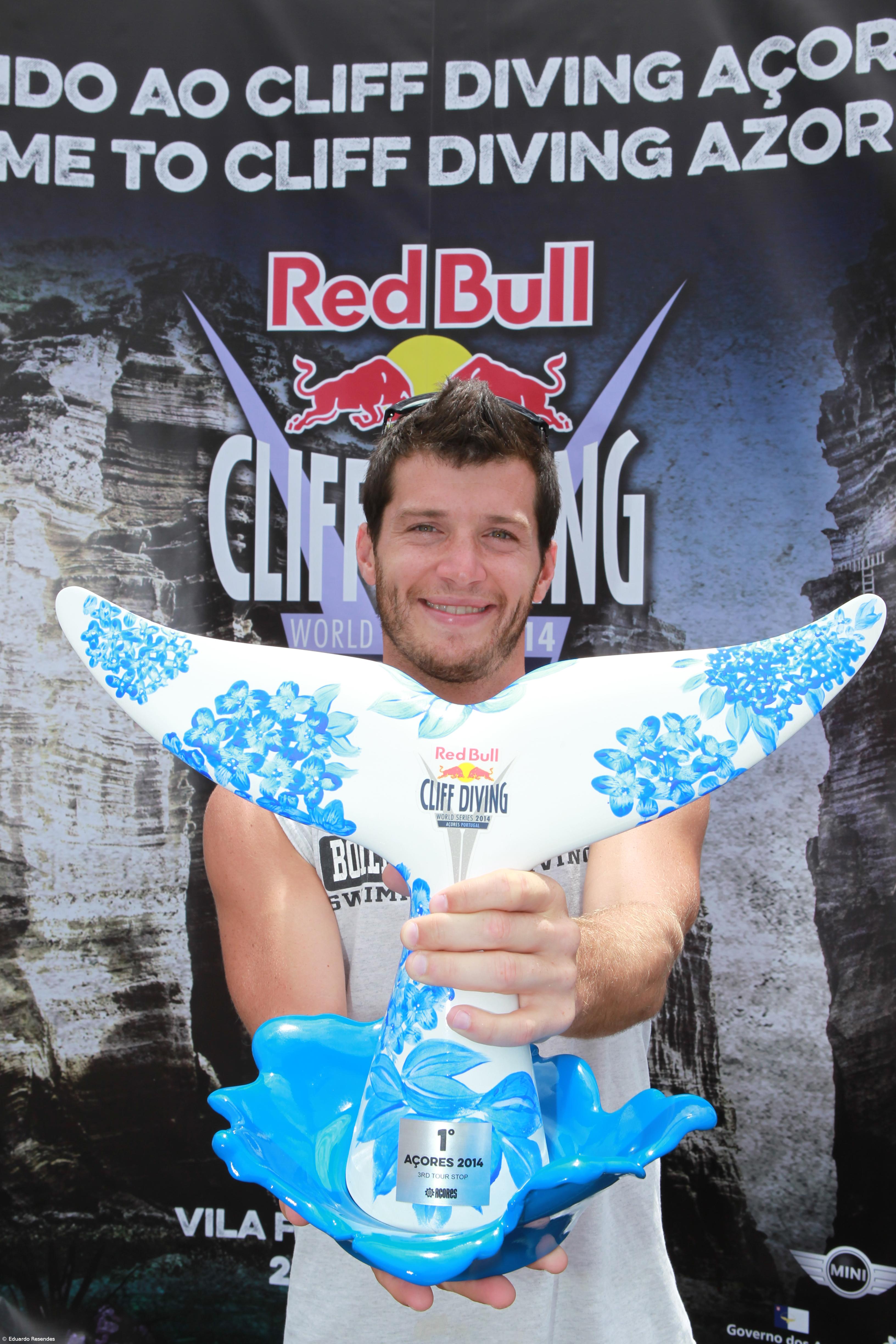 LoBue vence Red Bull Cliff Diving no ilhéu de Vila Franca – Imagem 1
