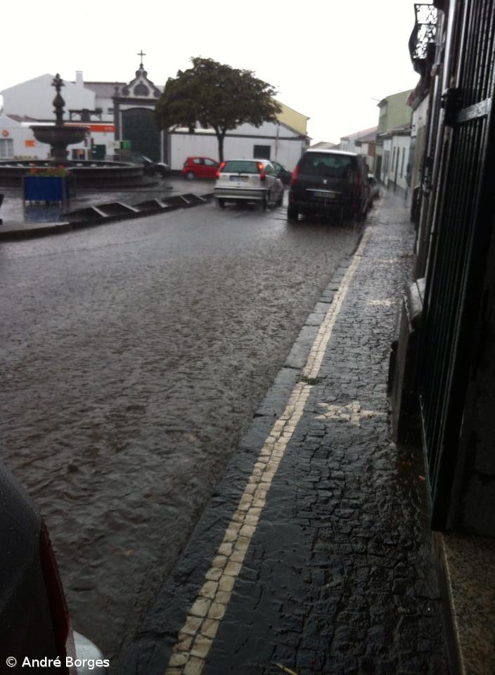 Chuva provocou pequenas inundações na Ribeira Grande – Imagem 1