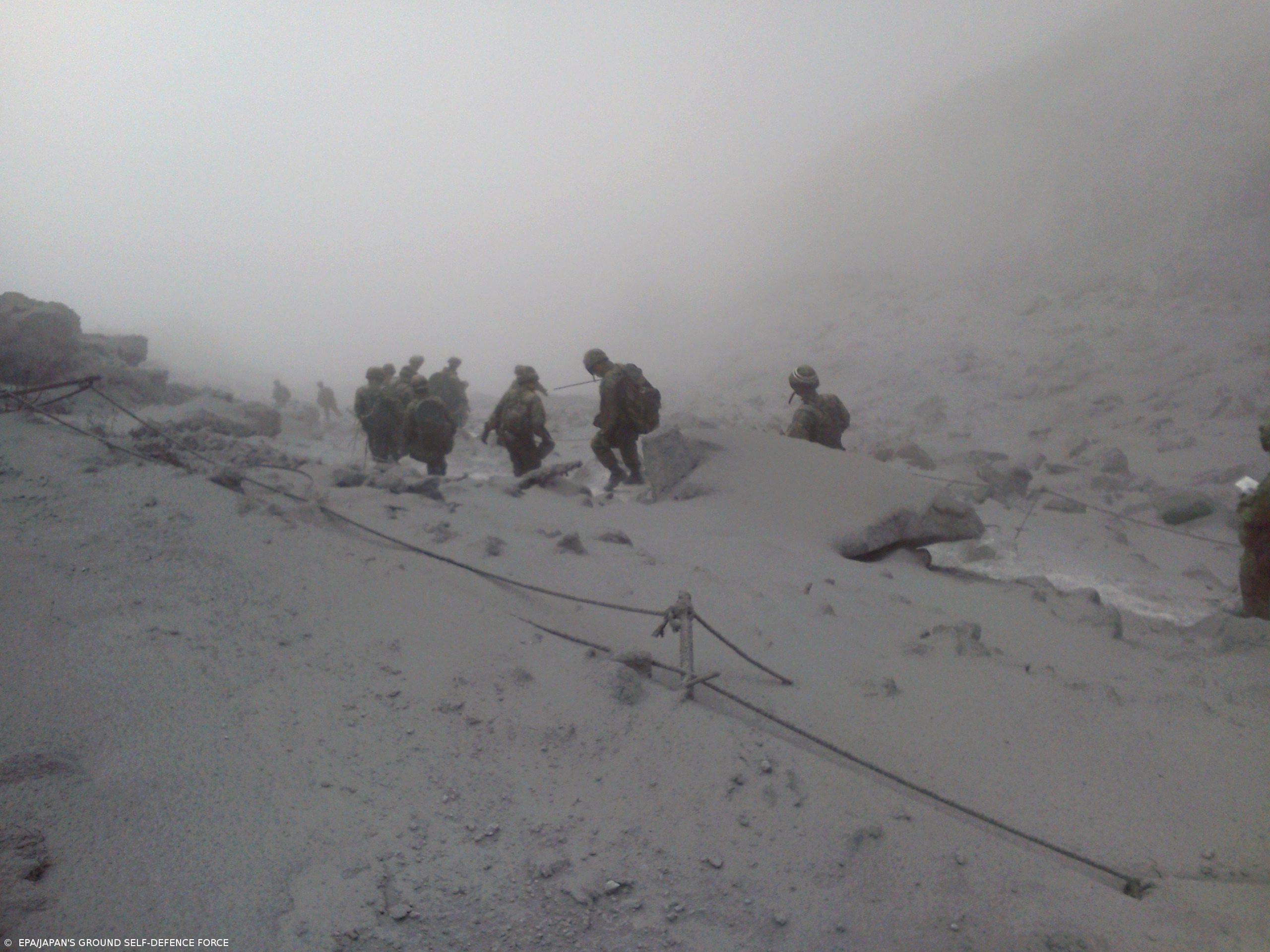 Pelo menos 47 mortos e 16 desaparecidos devido a vulcão em erupção no Japão – Imagem 1