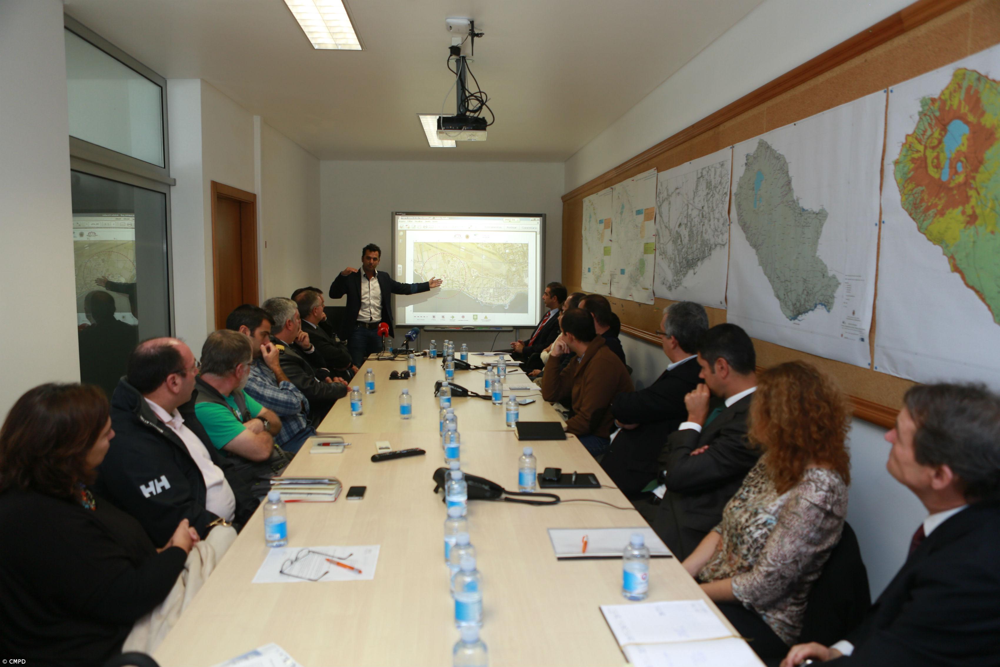 Exercício em Ponta Delgada testa fuga de gás em parque de combustível – Imagem 1
