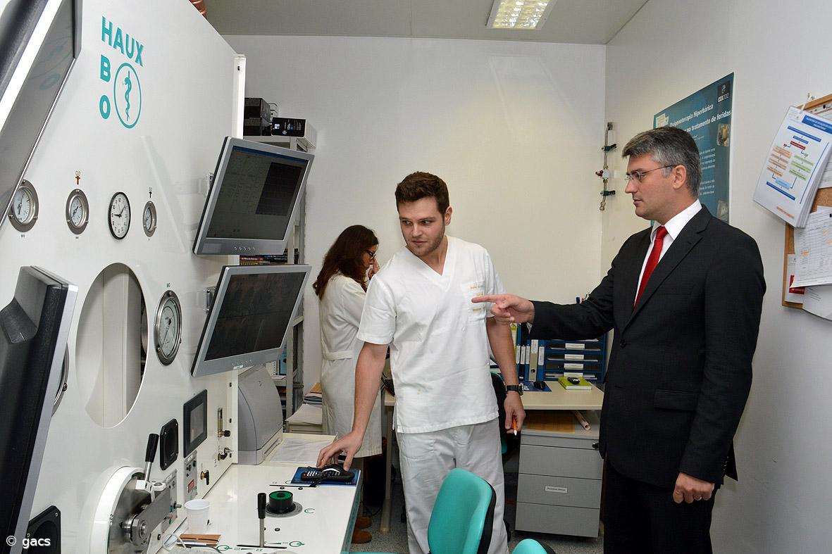 Câmara Hiperbárica do hospital com capacidade para assistir vítimas de acidentes de mergulho – Imagem 1