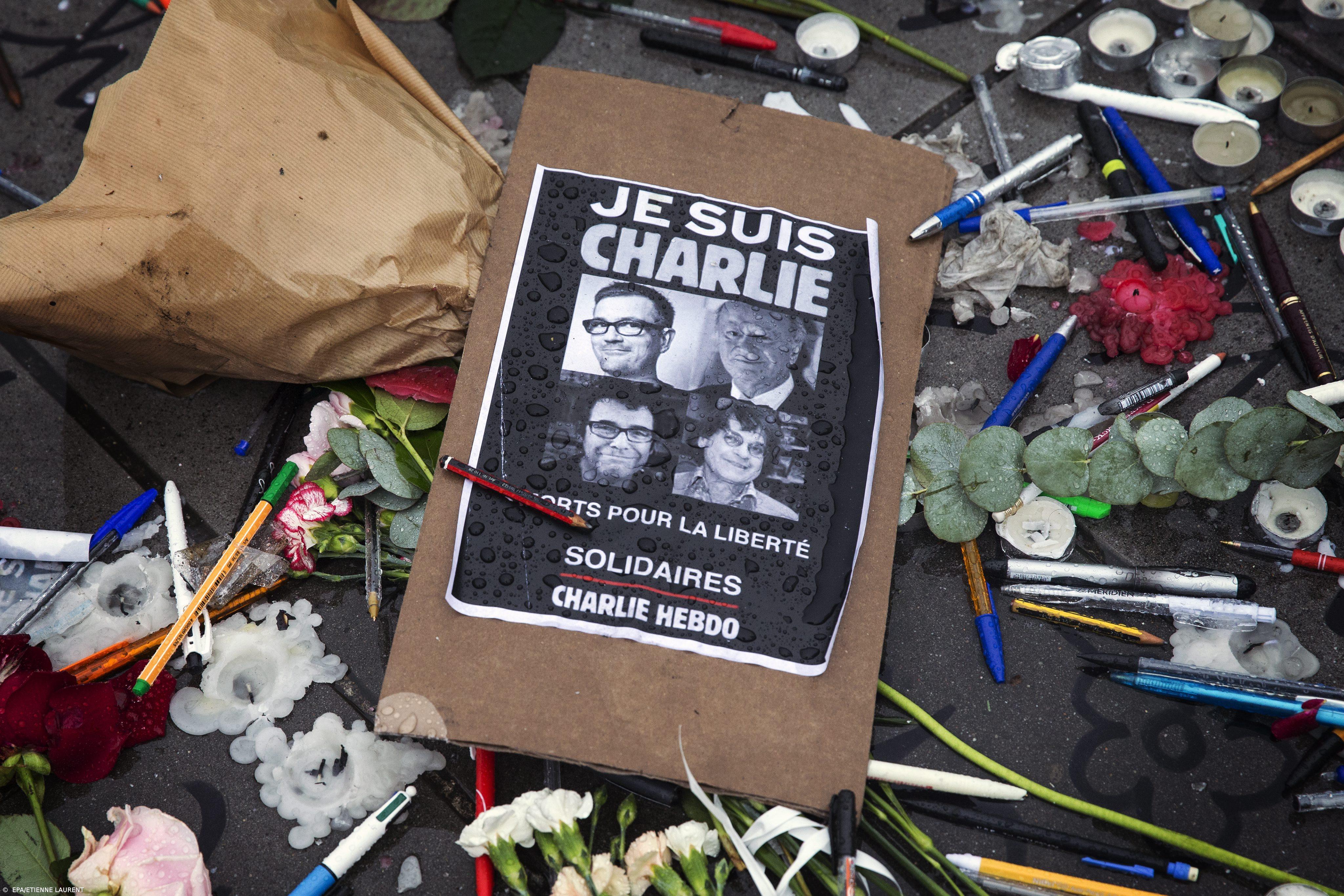 Sepultados irmãos que atacaram sede do Charlie Hebdo  – Imagem 1