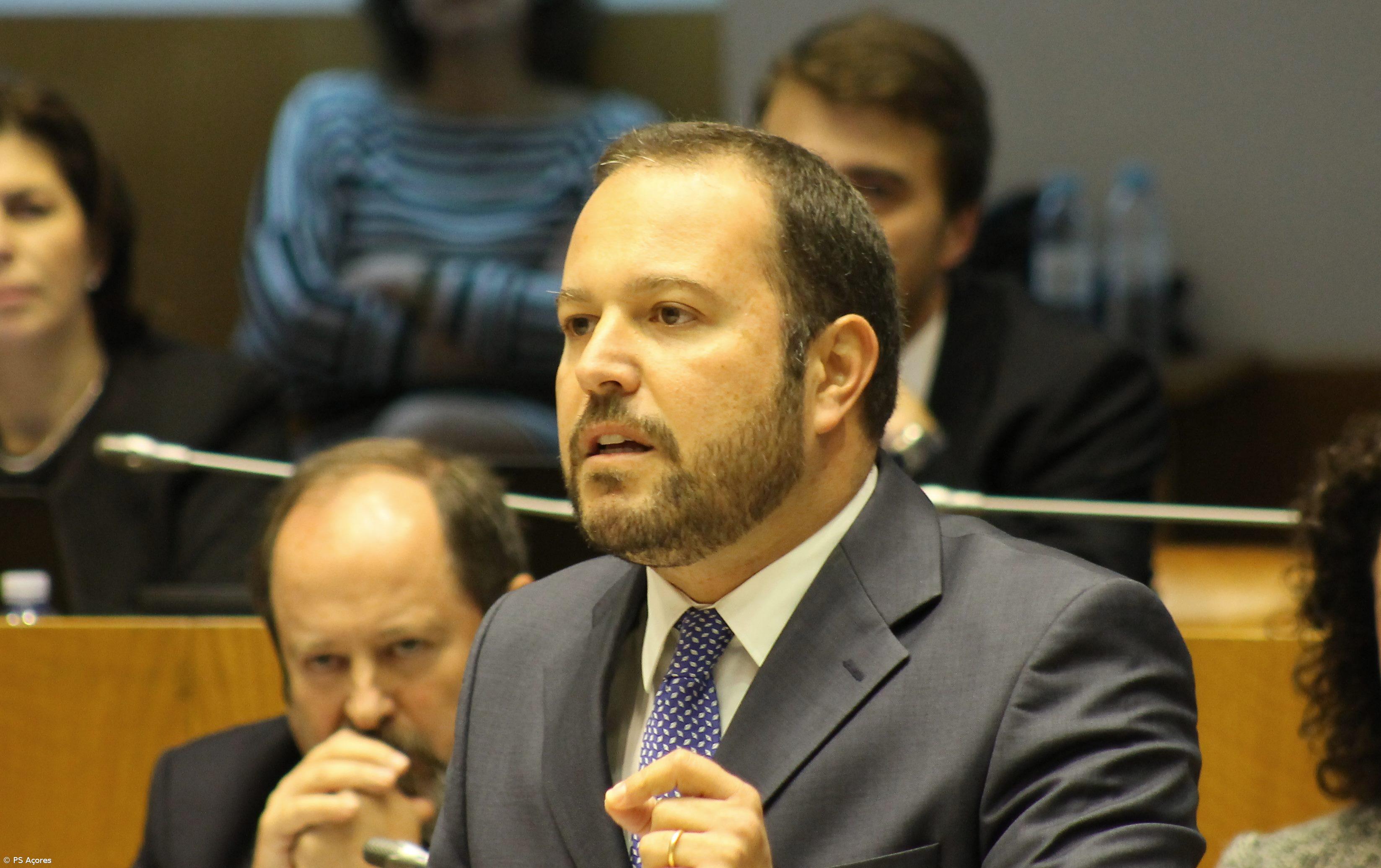 PS/Açores diz que "pior já la vai" e indicadores económicos mostram-se melhores – Imagem 1