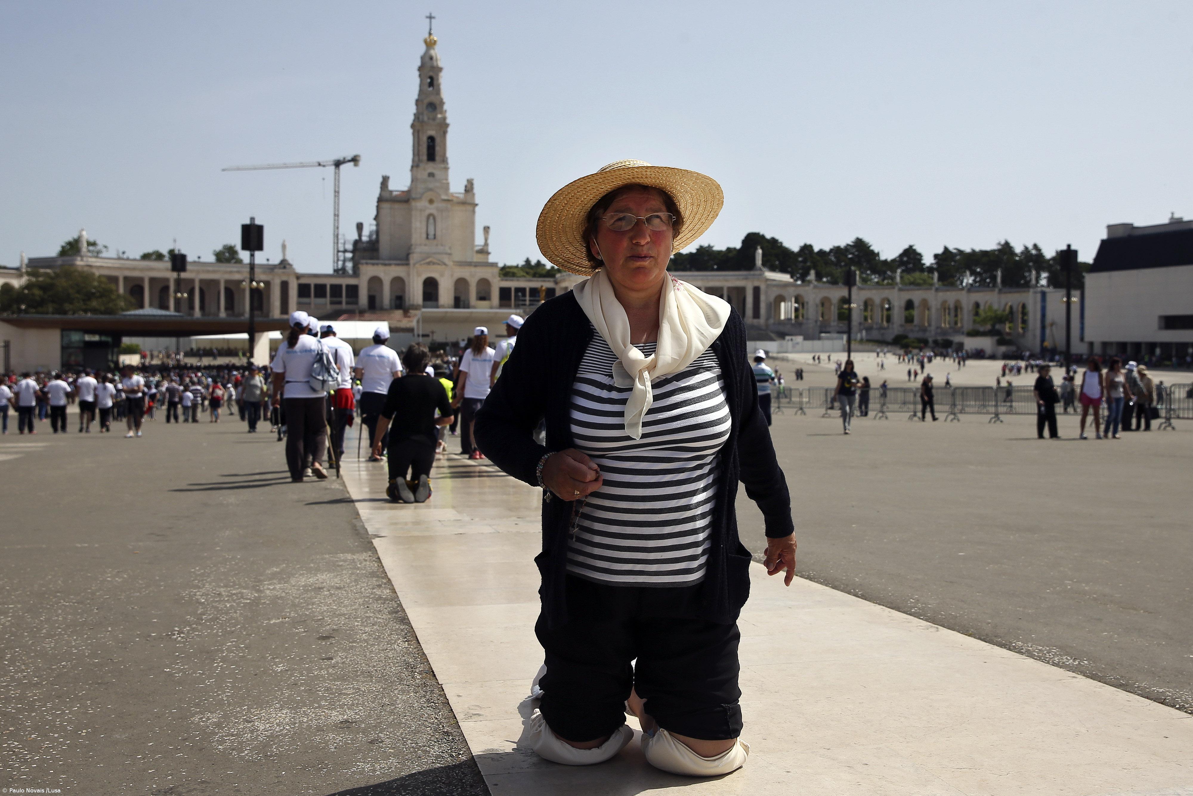 Fé atenua dor de muitos peregrinos que rumam a pé ao santuário – Imagem 1