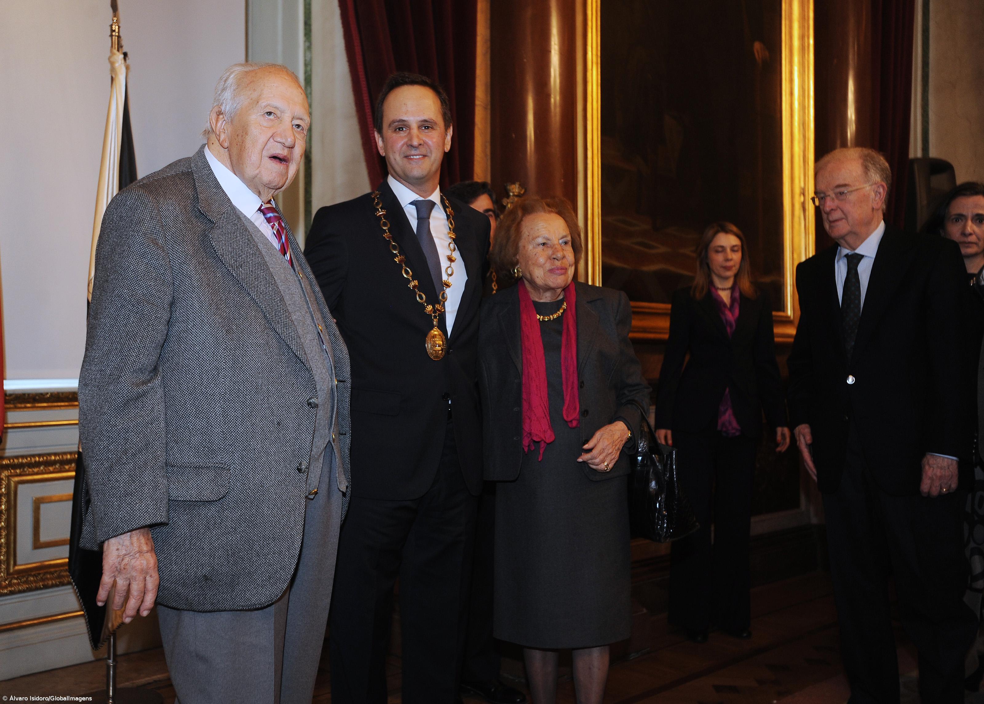 Morreu Maria Barroso, mulher do ex-Presidente da República Mário Soares – Imagem 1