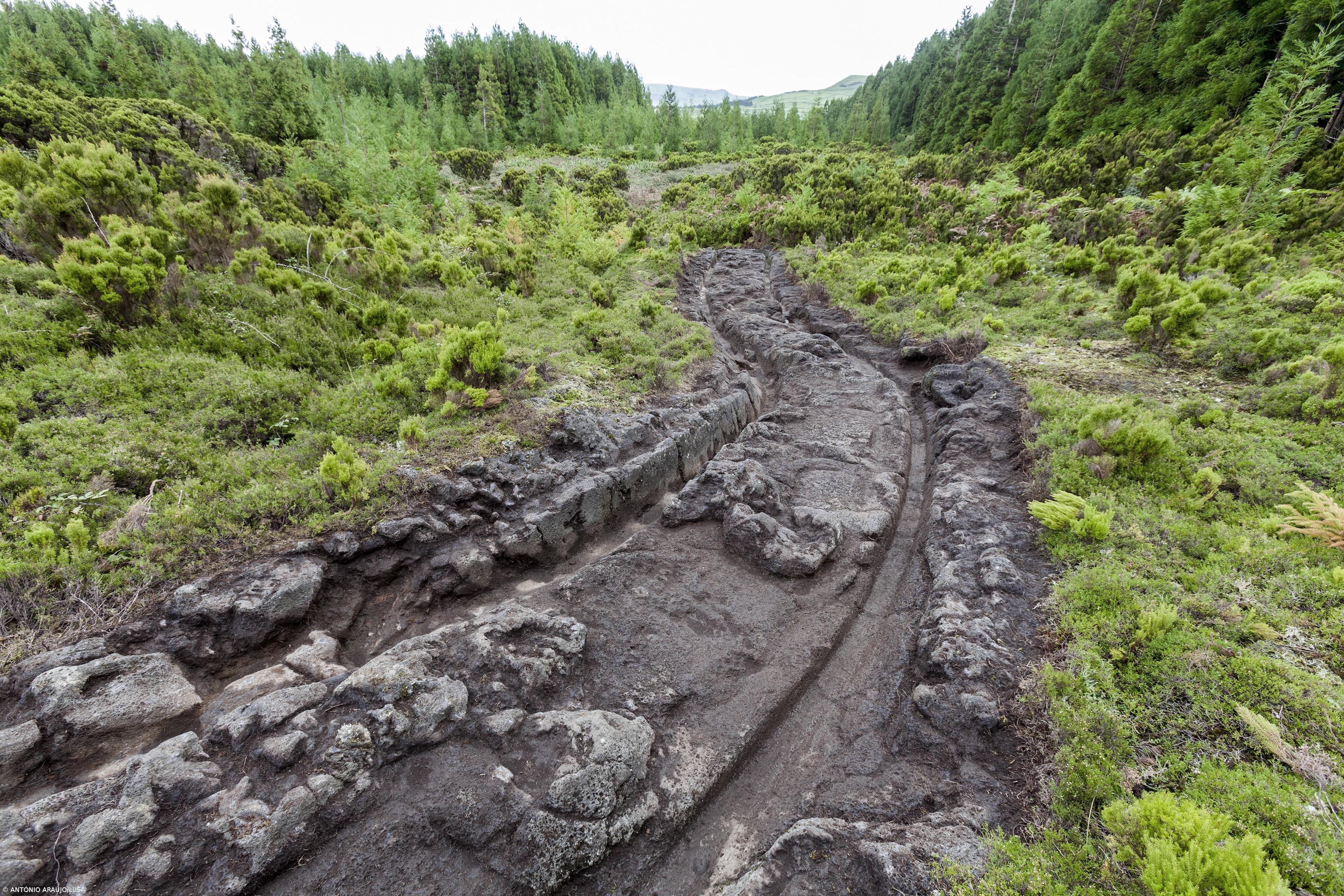 Sulcos de carros de bois são identificados nos Açores para serem atração turística – Imagem 1