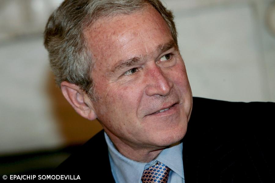 Associação quer condecorar jornalista que atirou sapatos a Bush – Imagem 1