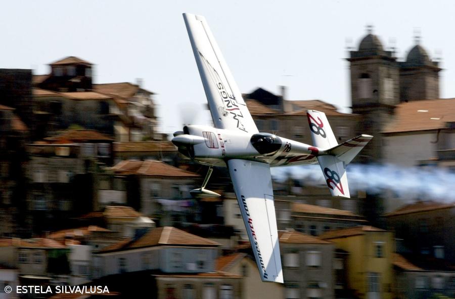 Mau tempo obriga a adiar sessões de treinos da Red Bull Air Race – Imagem 1