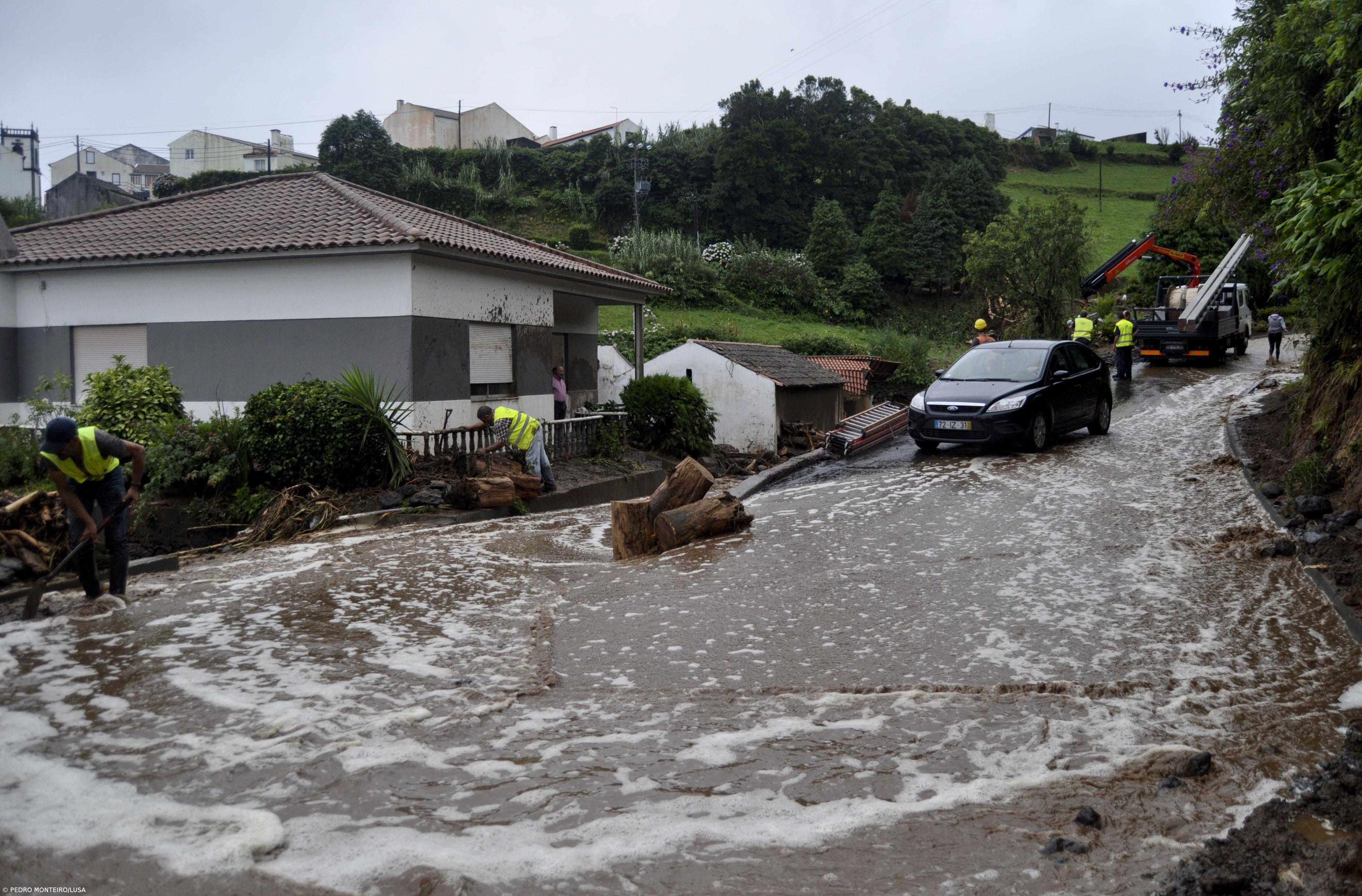 Proteção Civil dos Açores registou 32 ocorrências em São Miguel e Terceira – Imagem 1