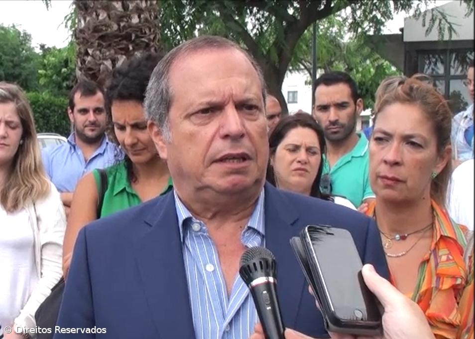 Carlos César diz que défice é a prova de que Passos "geriu mal o país" – Imagem 1