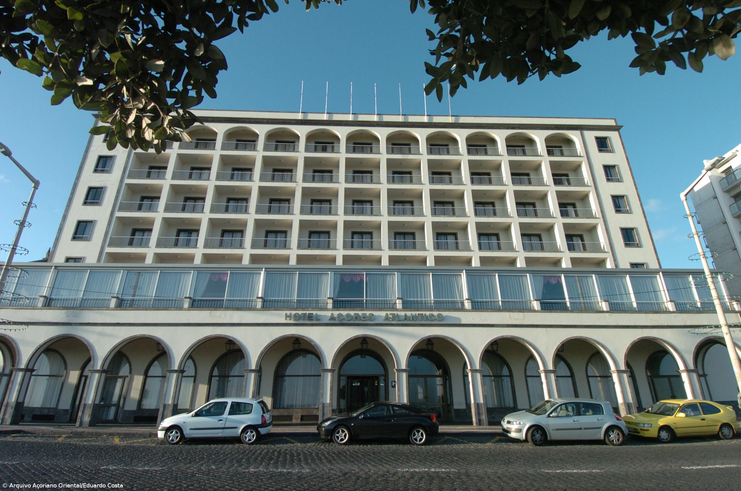 Homem morre em queda durante trabalho de manutenção em hotel de Ponta Delgada – Imagem 1