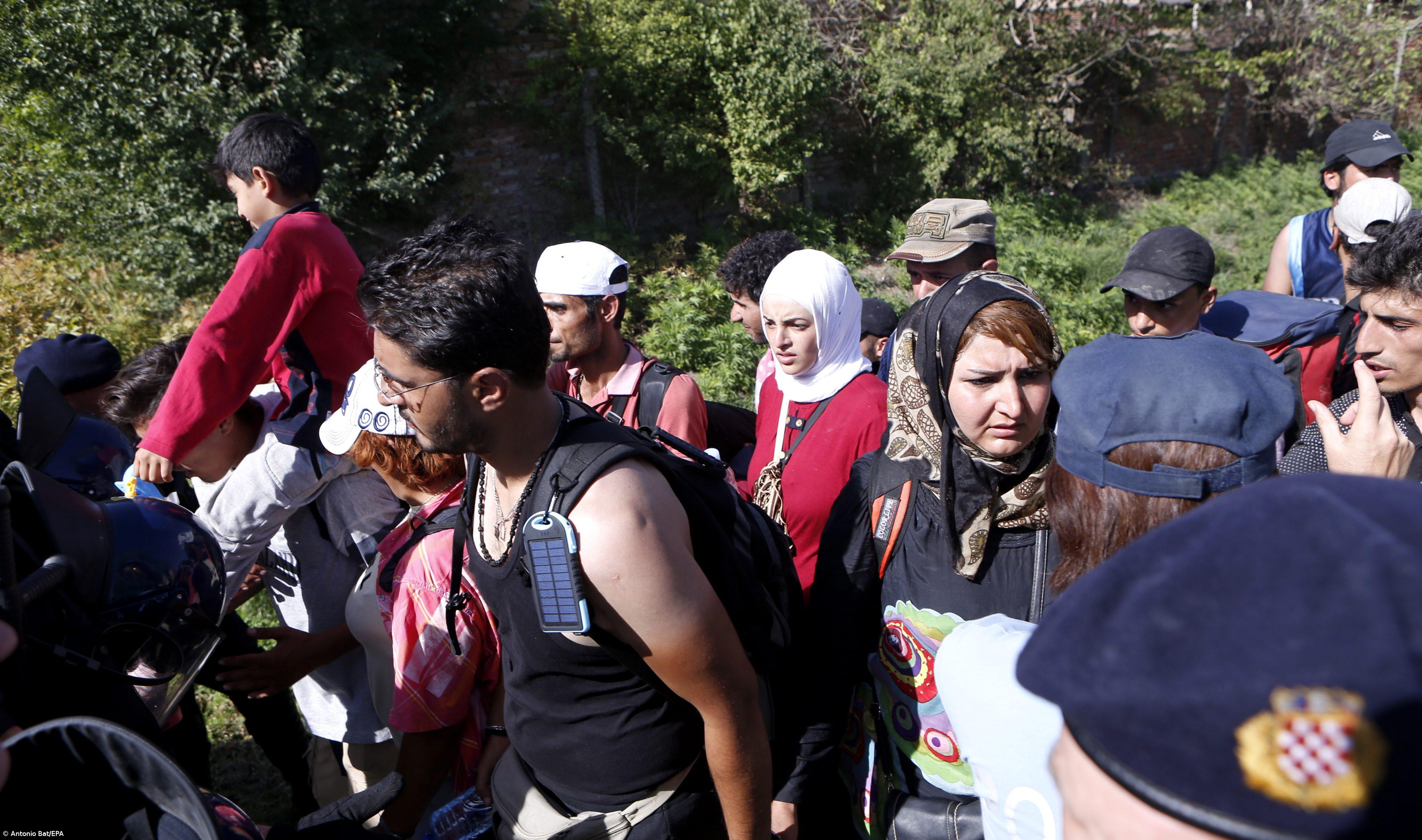 União Europeia inicia hoje movimentação de refugiados no espaço europeu – Imagem 1