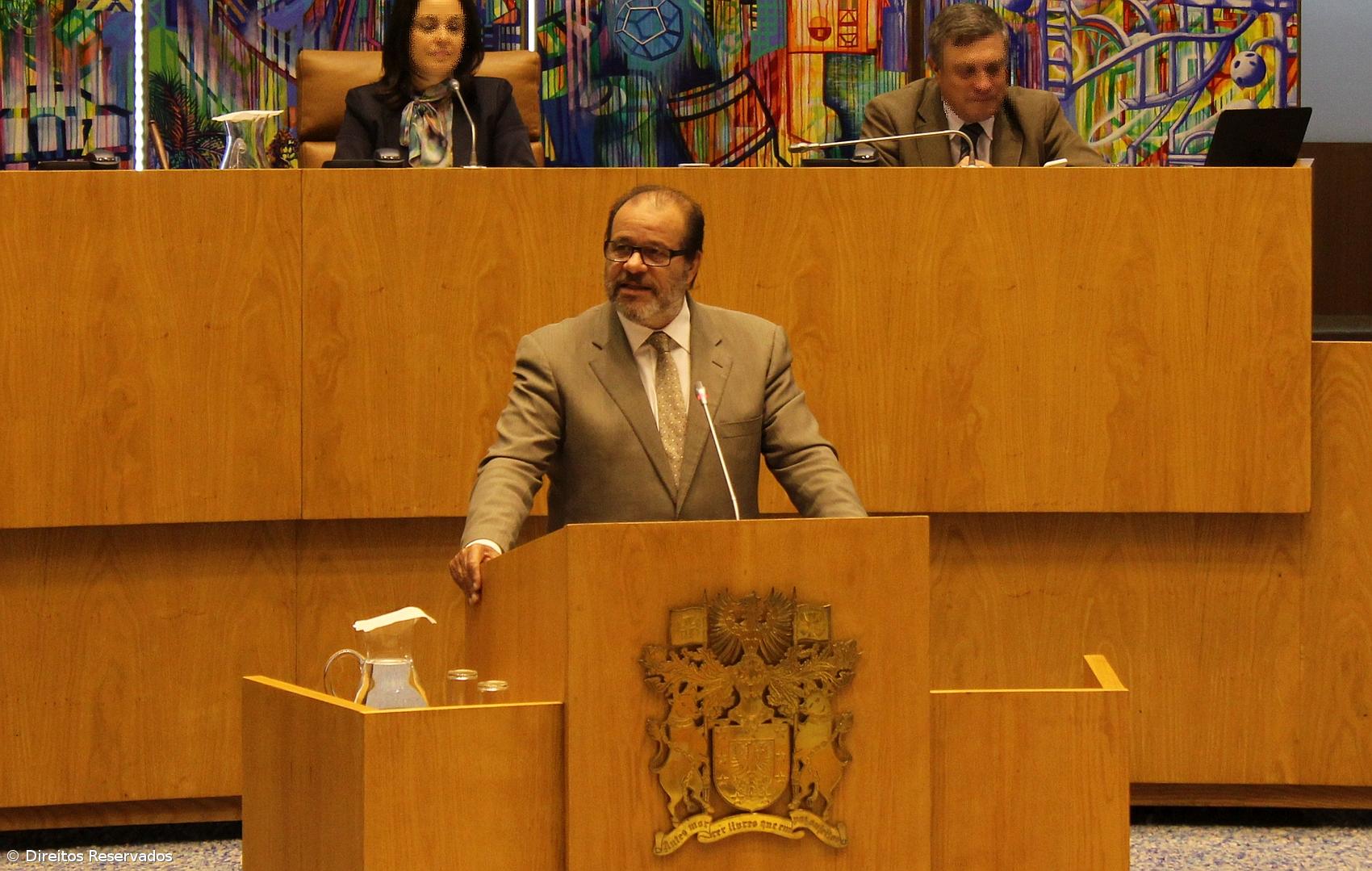 Parlamento açoriano aprova anteproposta de lei para majorar apoios sociais na Terceira – Imagem 1