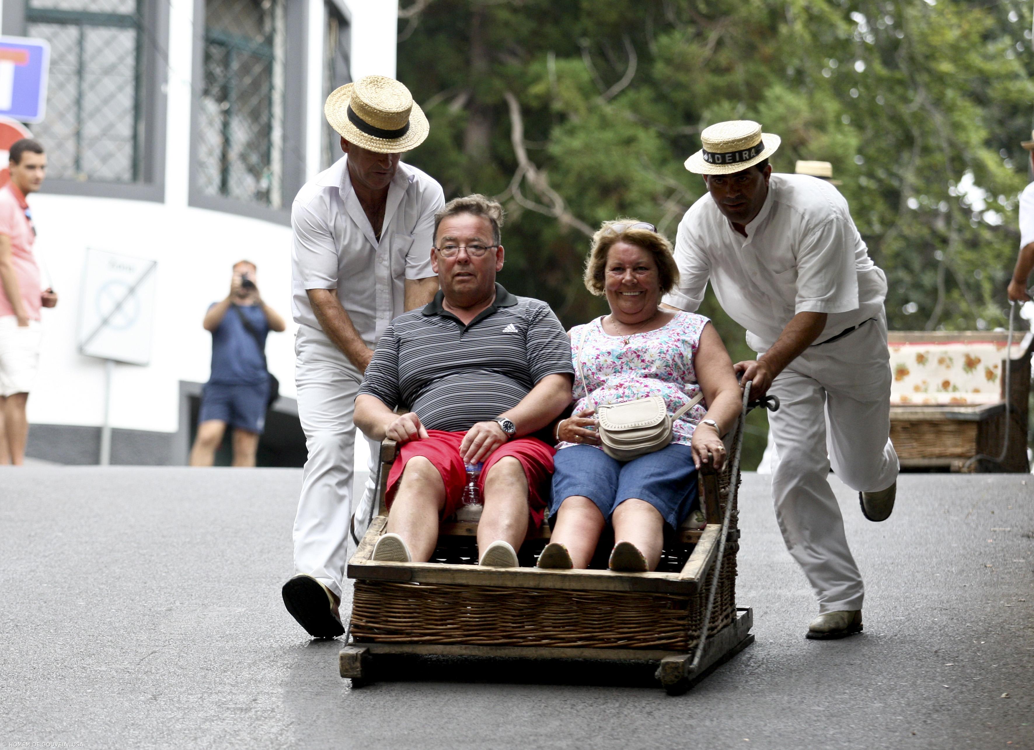 Carreiros da Madeira levam carros de cesto a Lisboa – Imagem 1