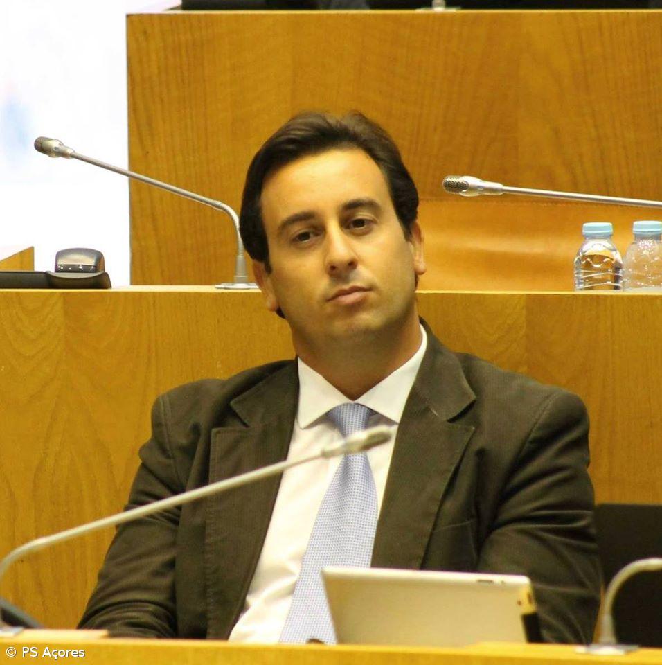 Berto Messias reeleito líder parlamentar do PS – Imagem 1