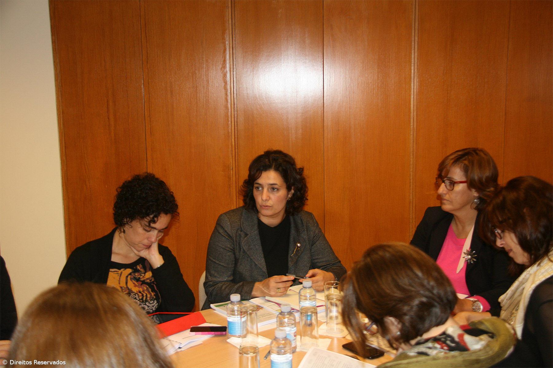 Açores vão investir 700 mil euros no reforço de pensões e abonos de família – Imagem 1