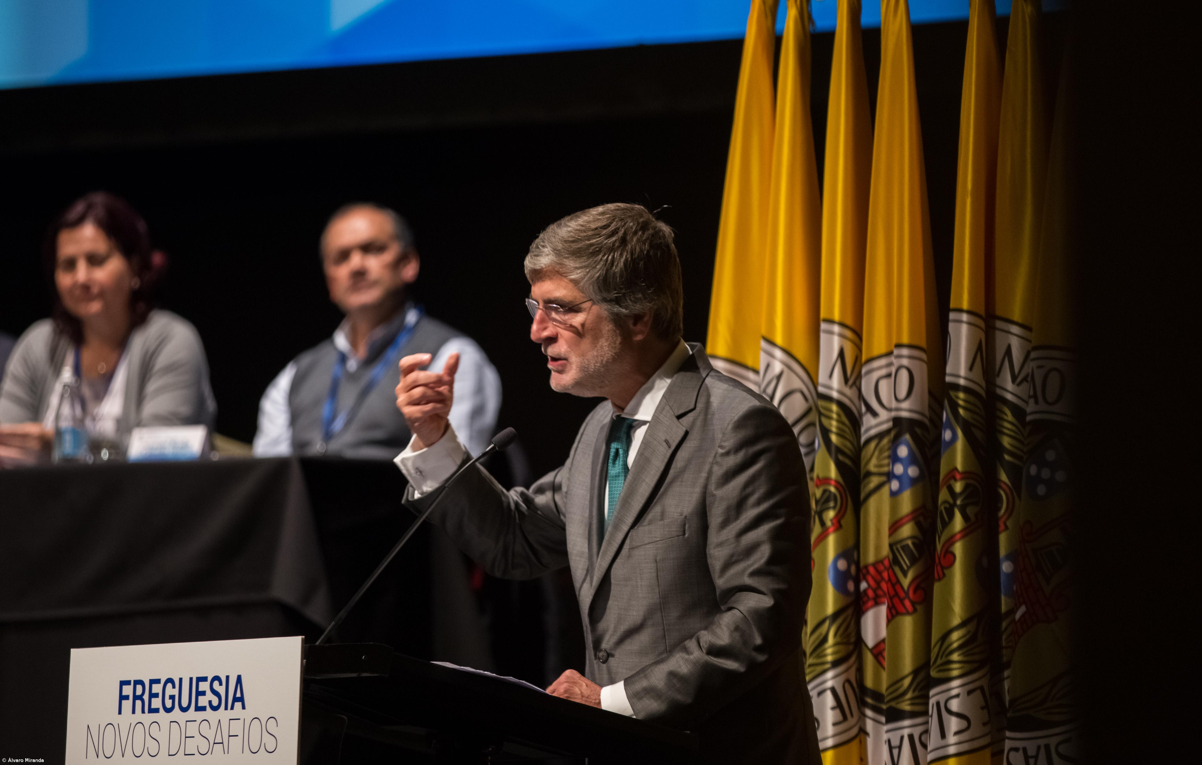 Governo defende descentralização de competências em congresso de freguesias – Imagem 1